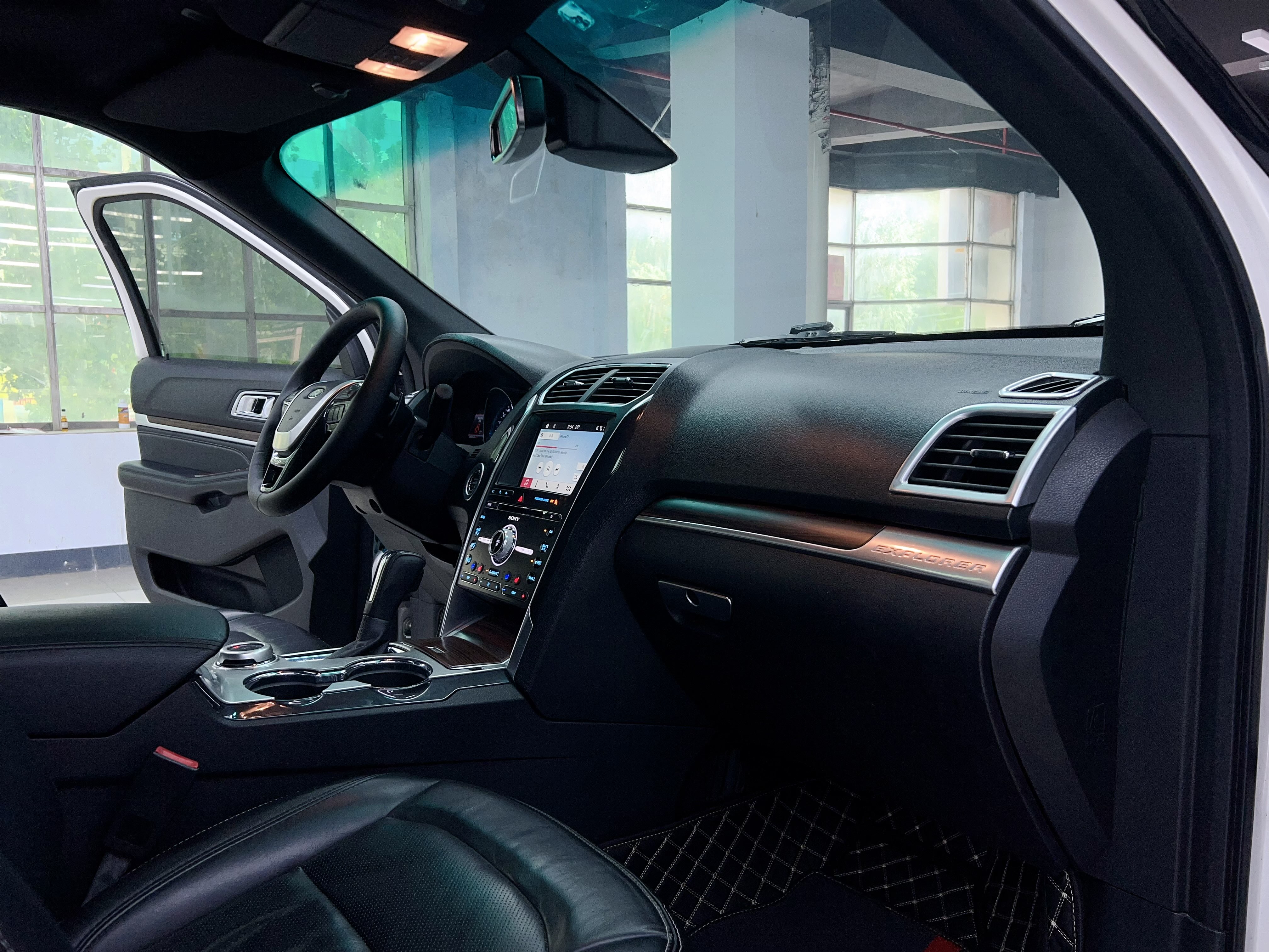 Ford Explorer (Imported) 2017 #24 Ford Explorer (Imported) 2017 صورة سيارة #24