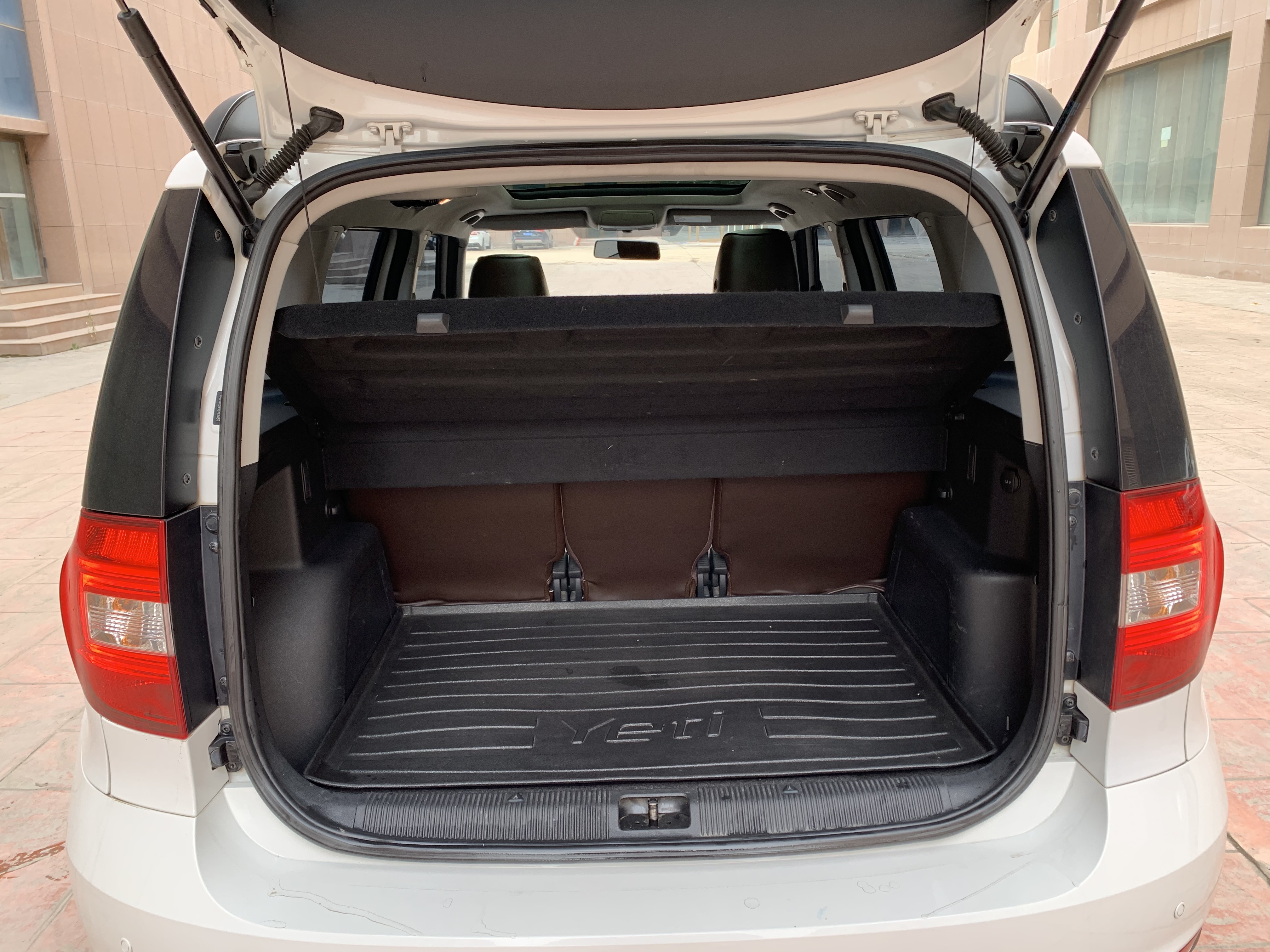 Skoda Yeti 2016 car image #24