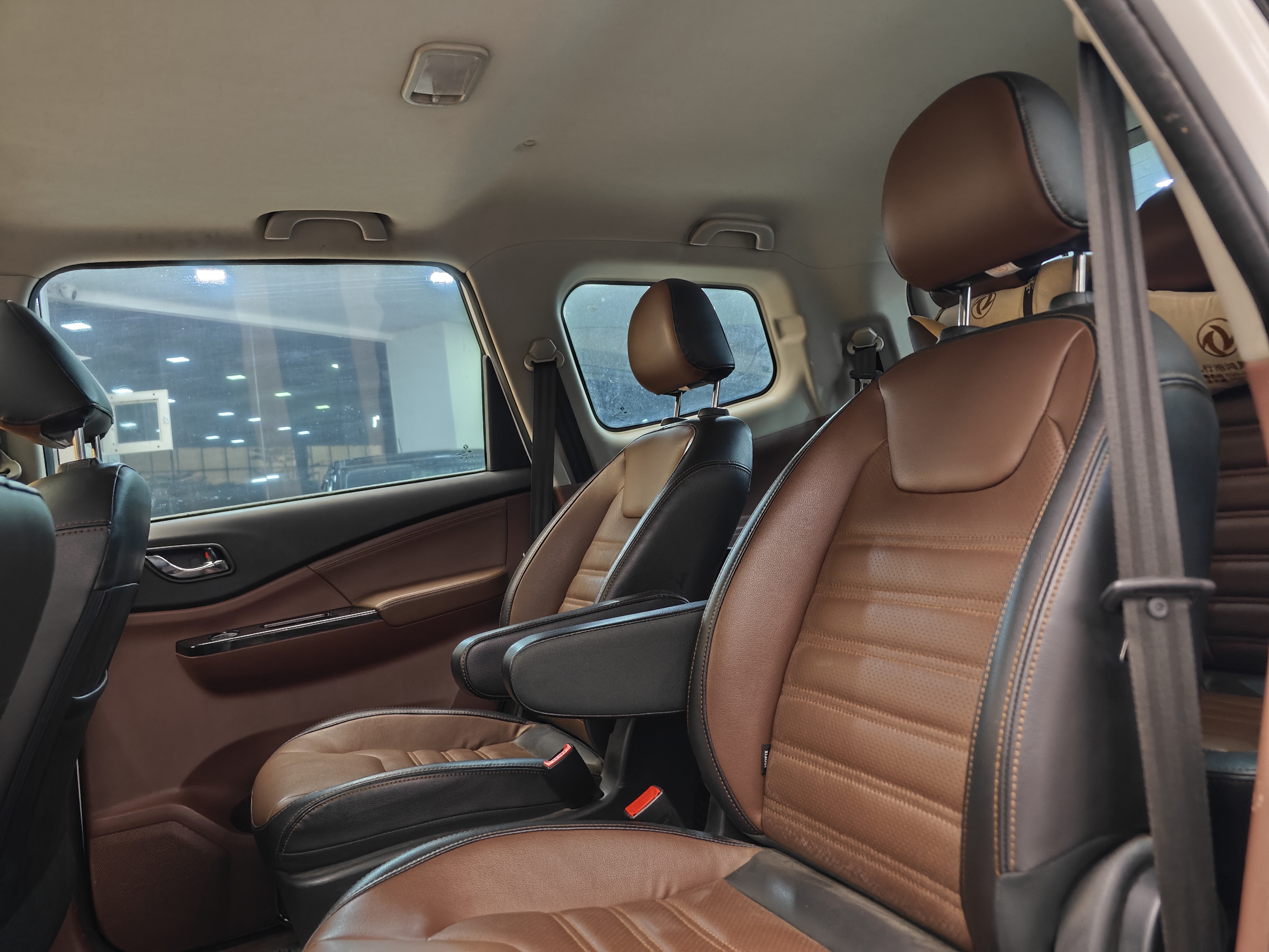 Forthing SX6 2016 car image #24