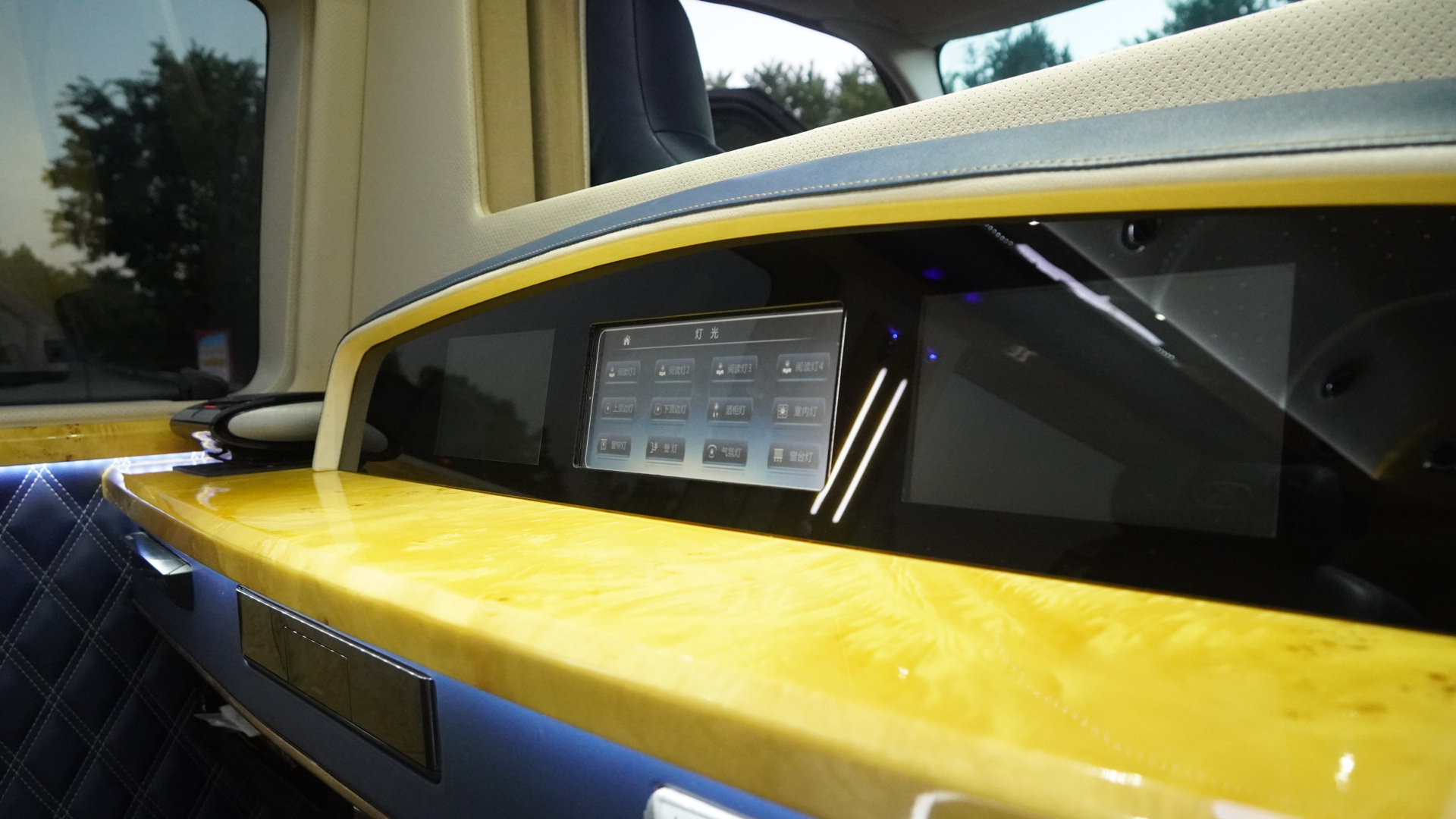 Ford E350 2015 #24 Ford E350 2015 car image #24