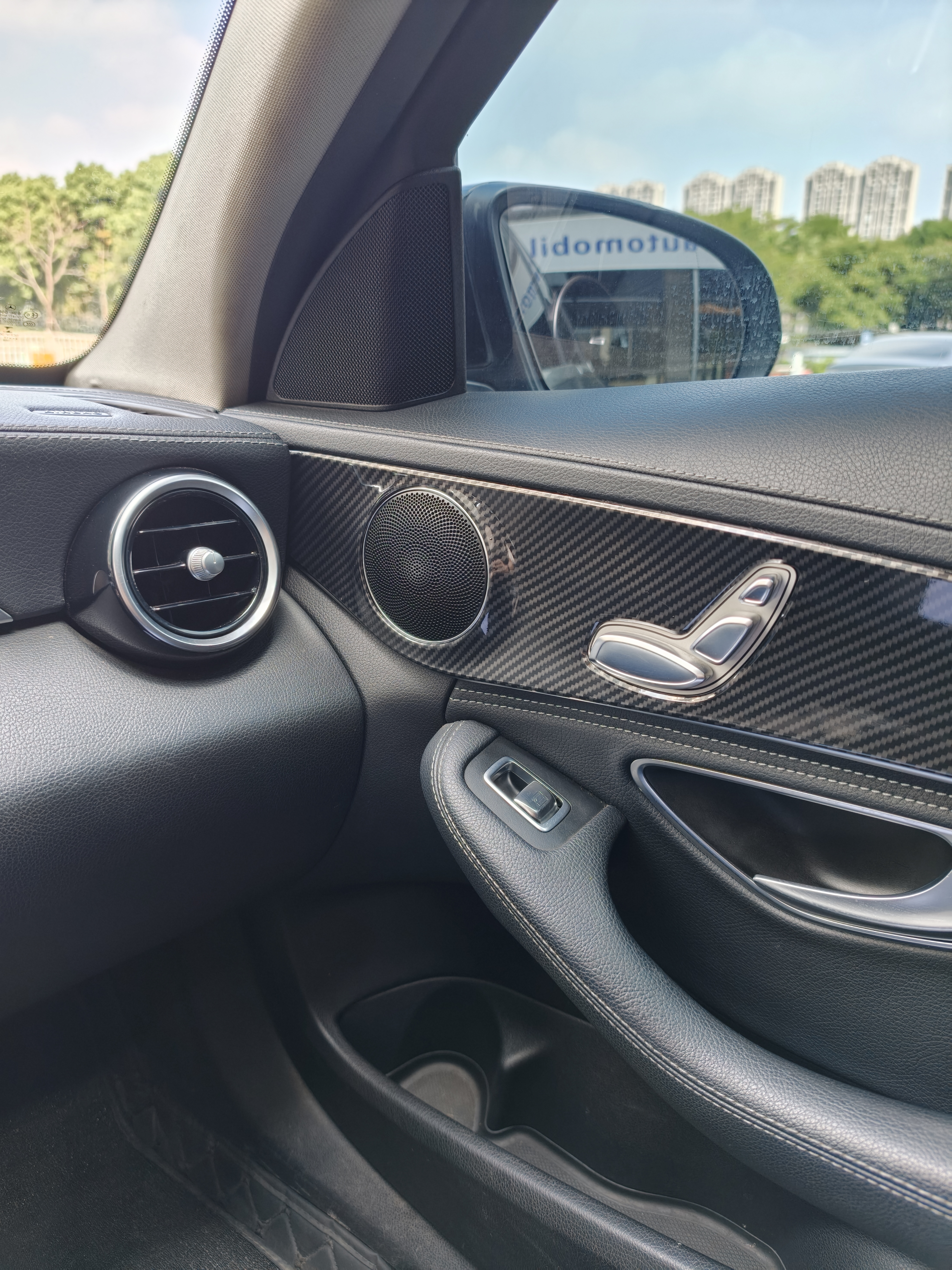 Mercedes-Benz C Class 2017 car image #24