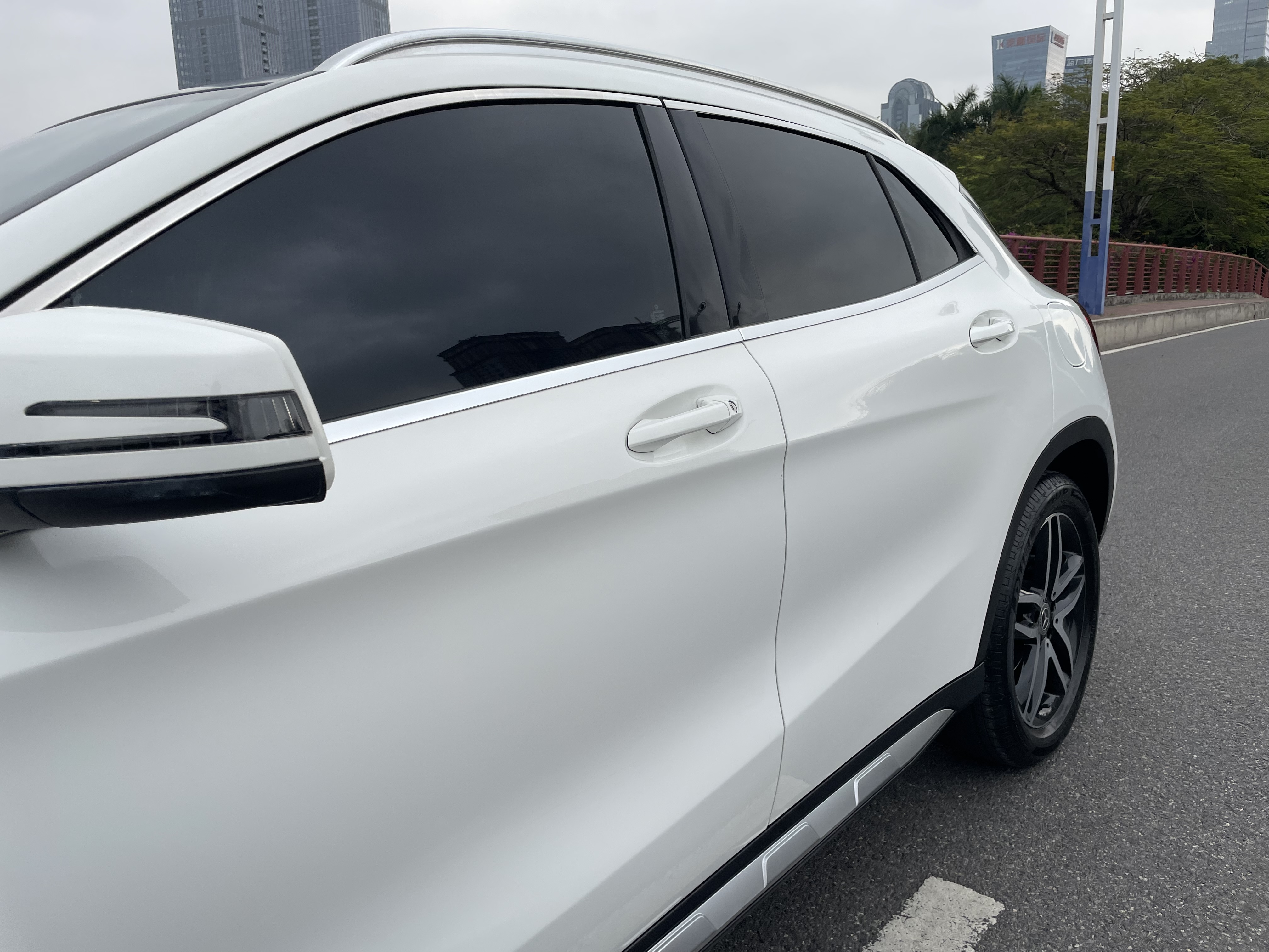 Mercedes-Benz GLA Class 2017 car image #24