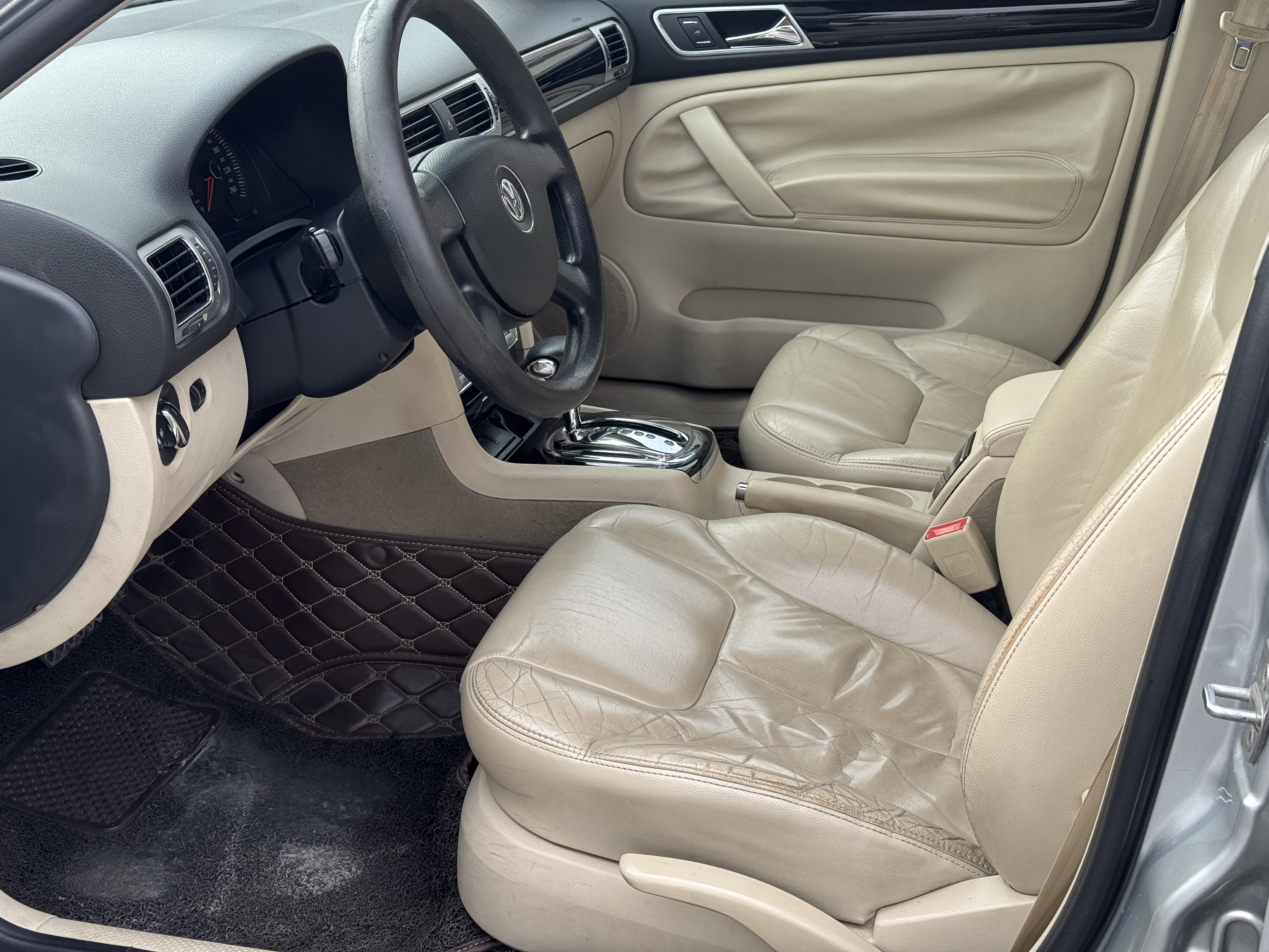 Volkswagen Passat Lingyu 2010 car image #24