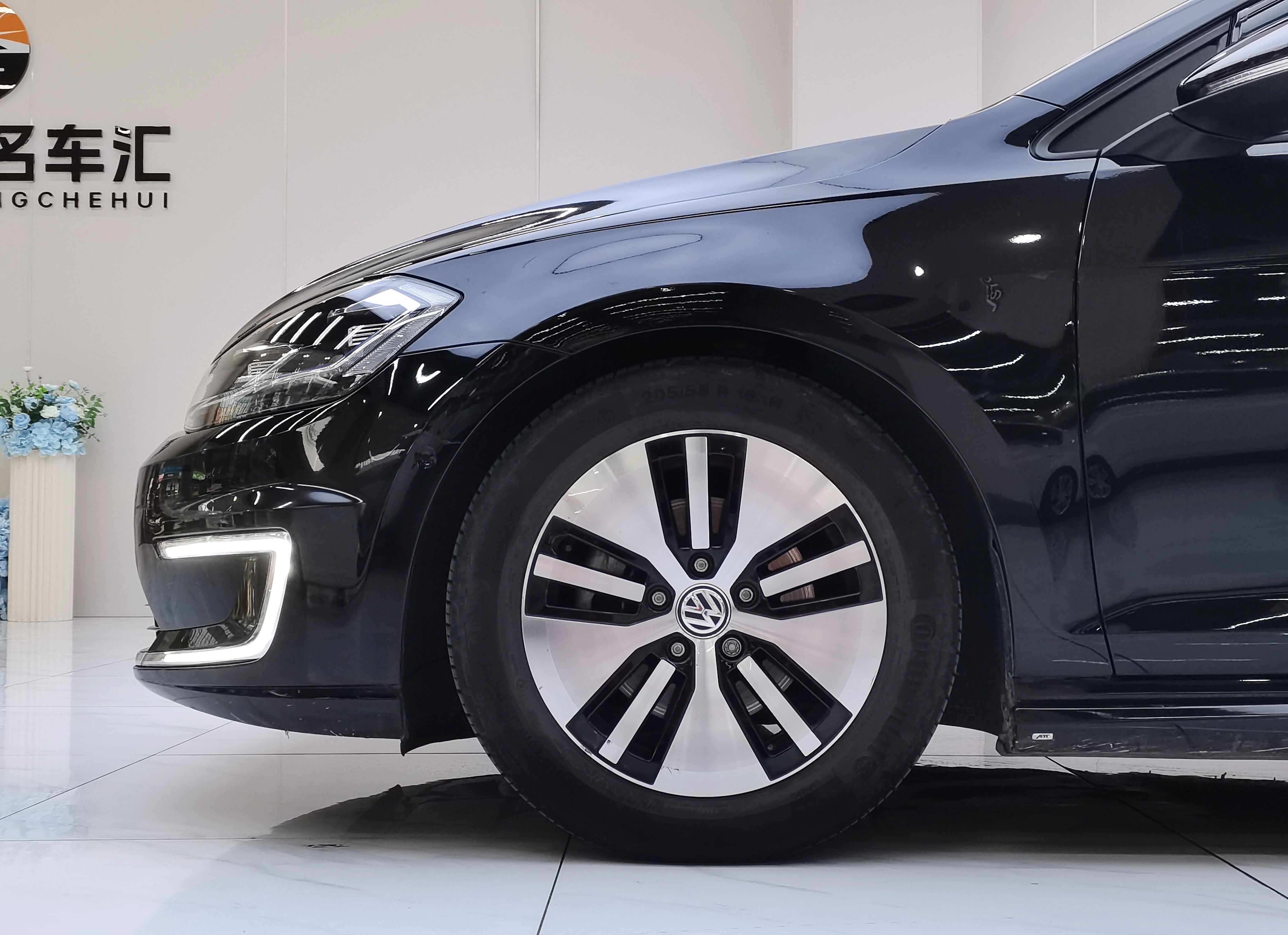 Volkswagen Golf New Energy (Imported) 2019 صورة سيارة #24