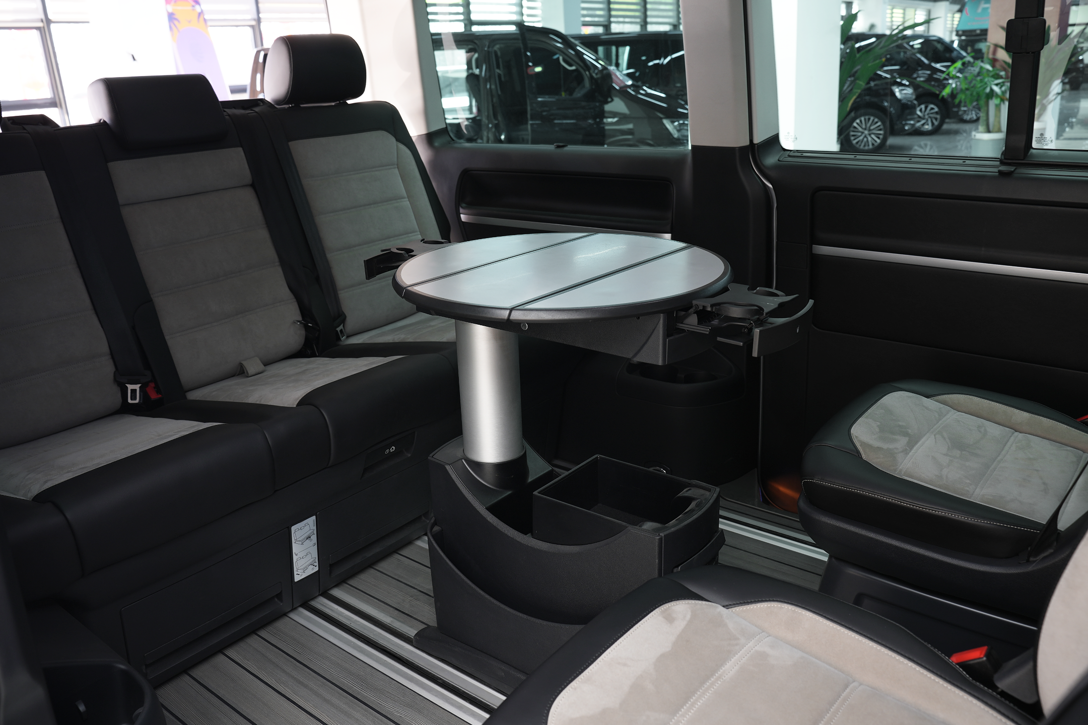 Volkswagen Multivan 2018 car image #24