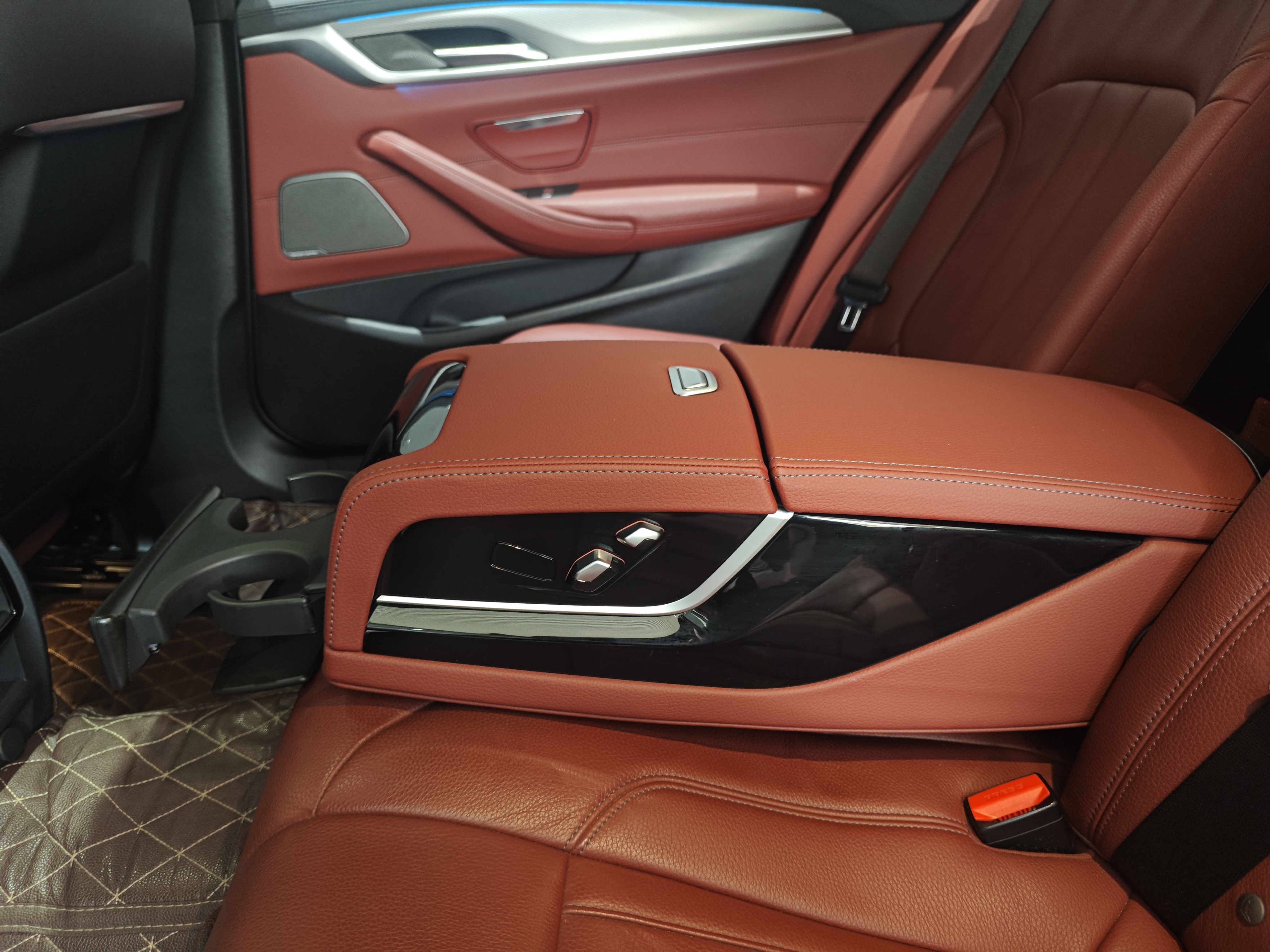 BMW 5 Series 2019 #24 BMW 5 Series 2019 car image #24