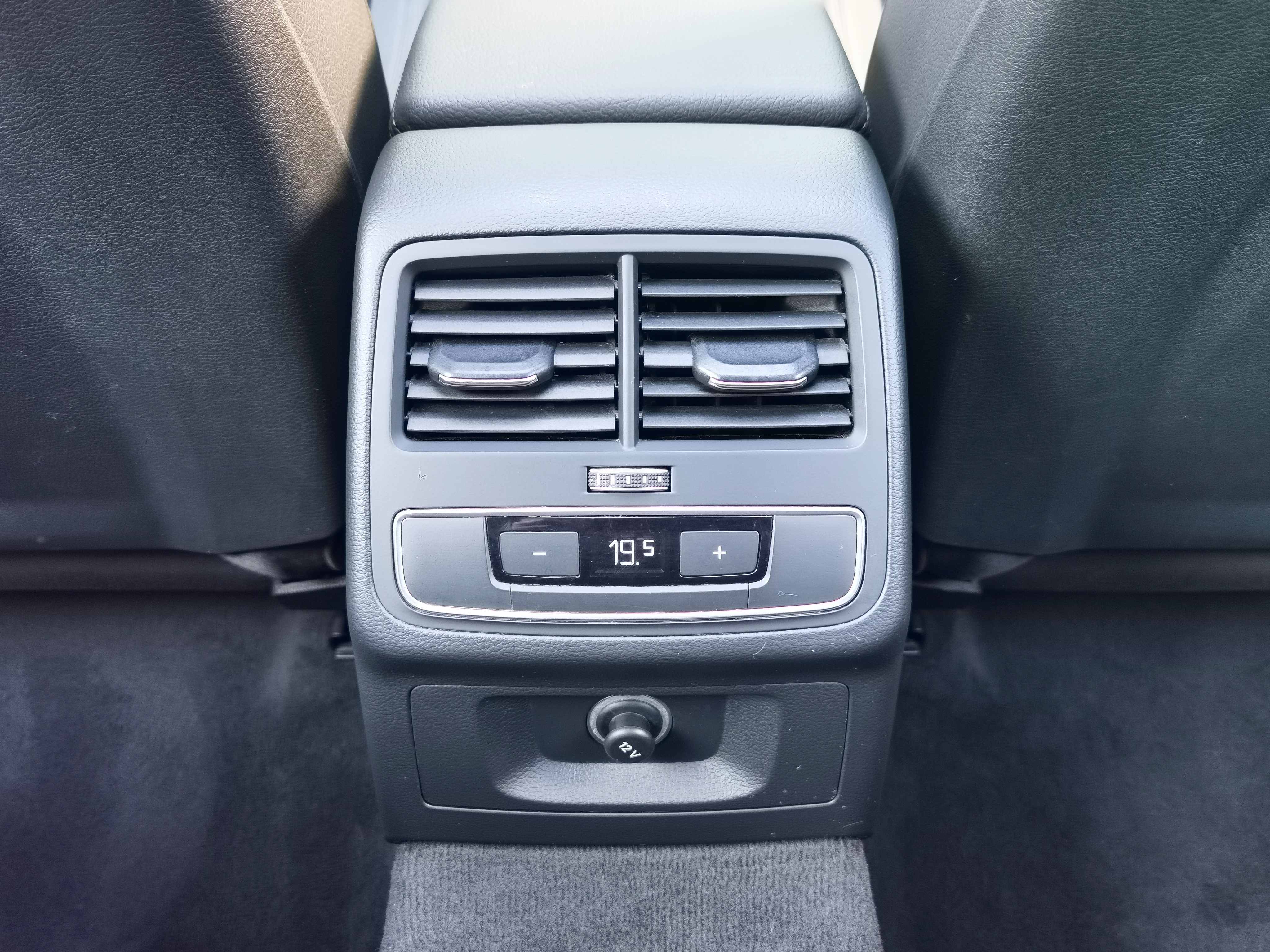 Audi A4 (Imported) 2019 #24 Audi A4 (Imported) 2019 car image #24