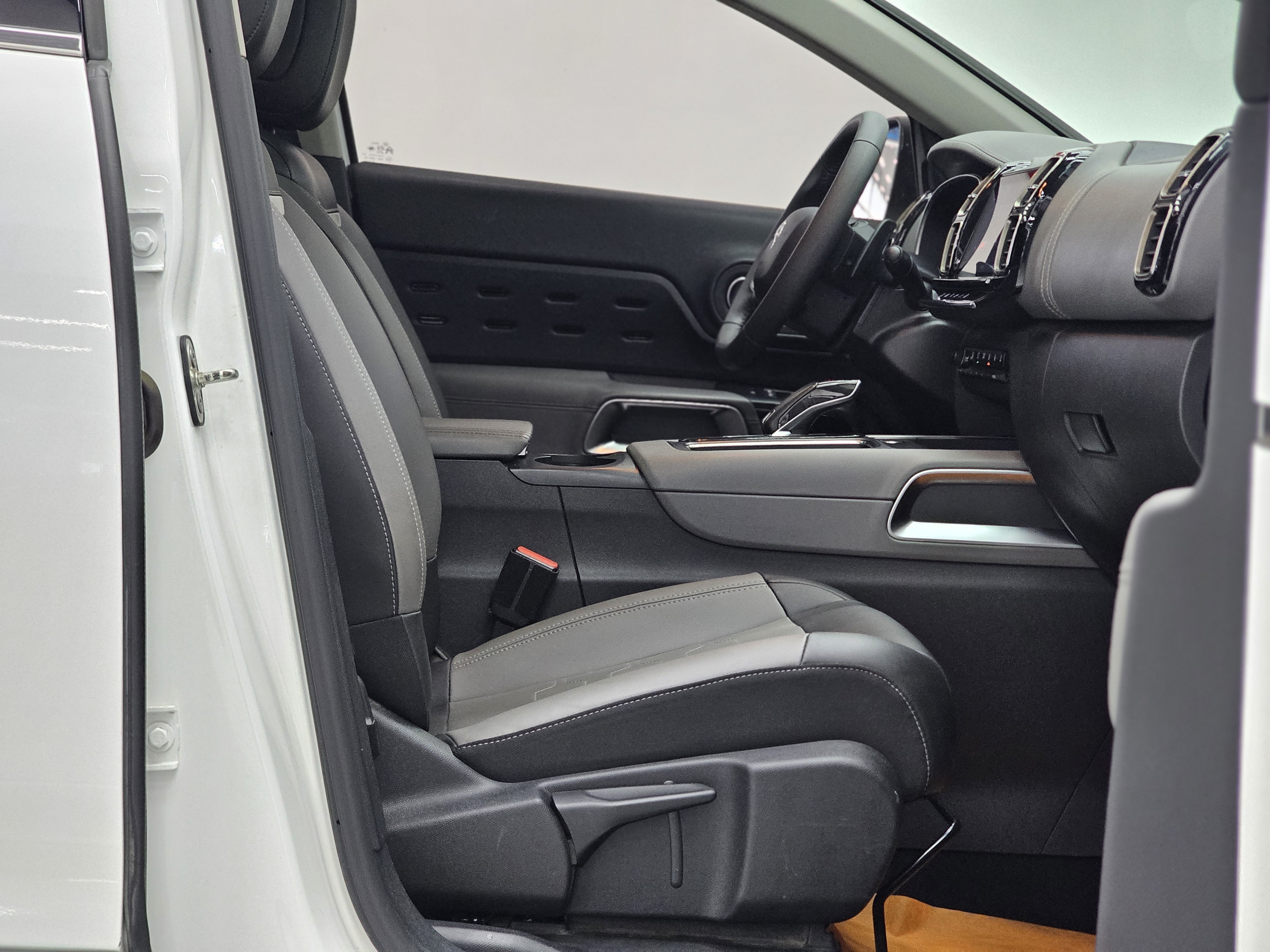 Citroen C5 AIRCROSS 2019 car image #24