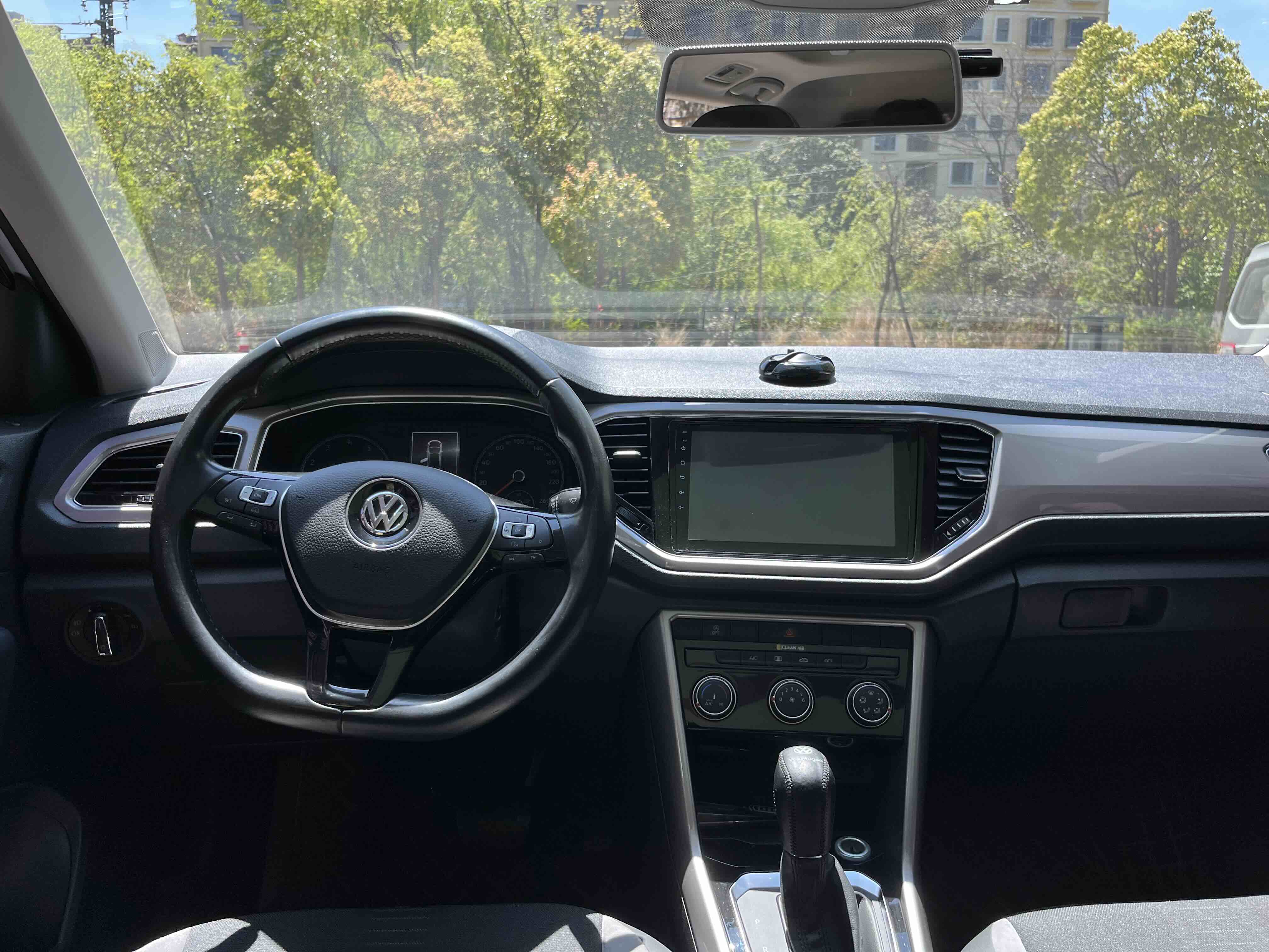 T-Roc 2018 car image #24