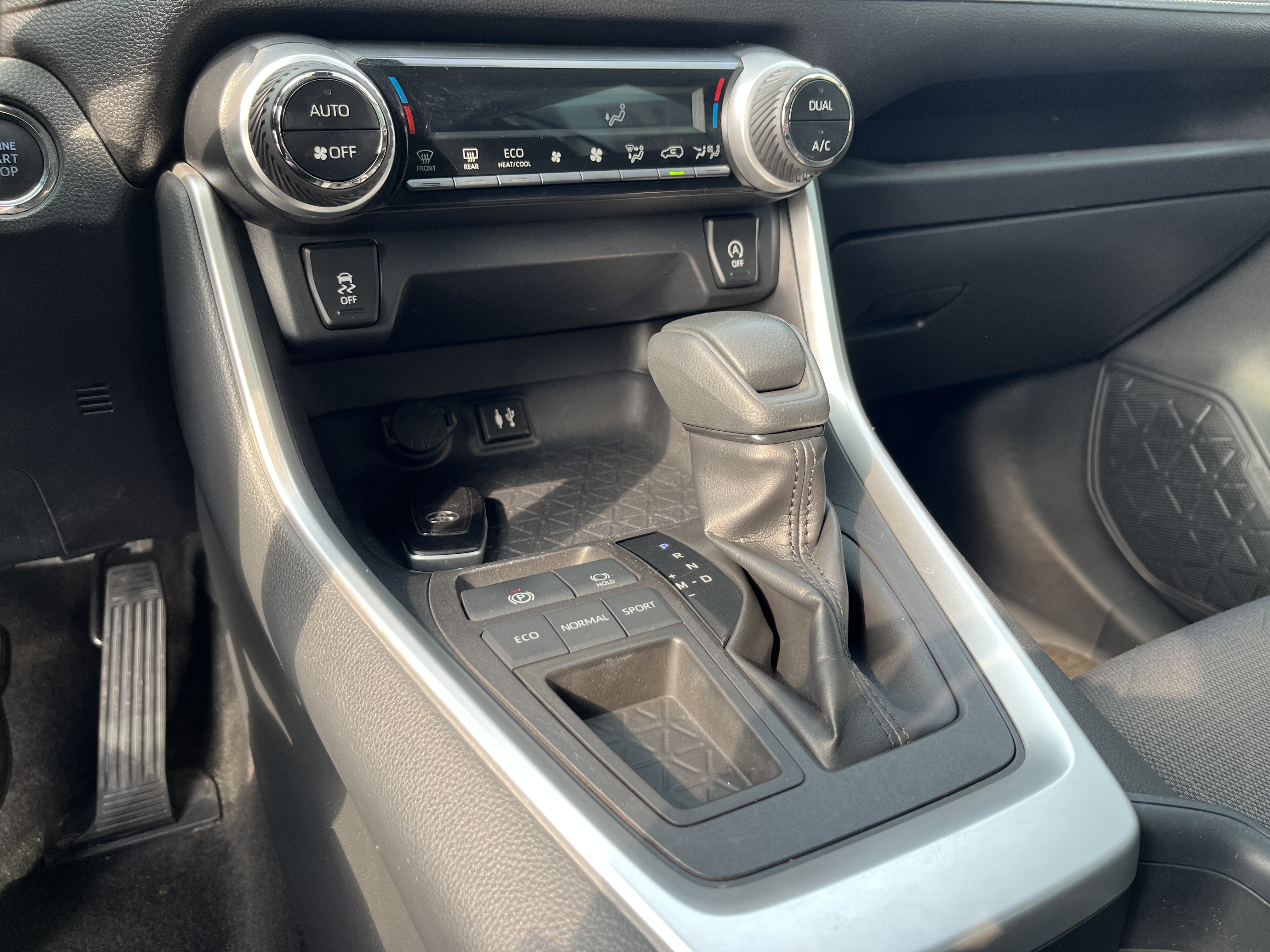 Toyota RAV4 2019 #24 Toyota RAV4 2019 car image #24