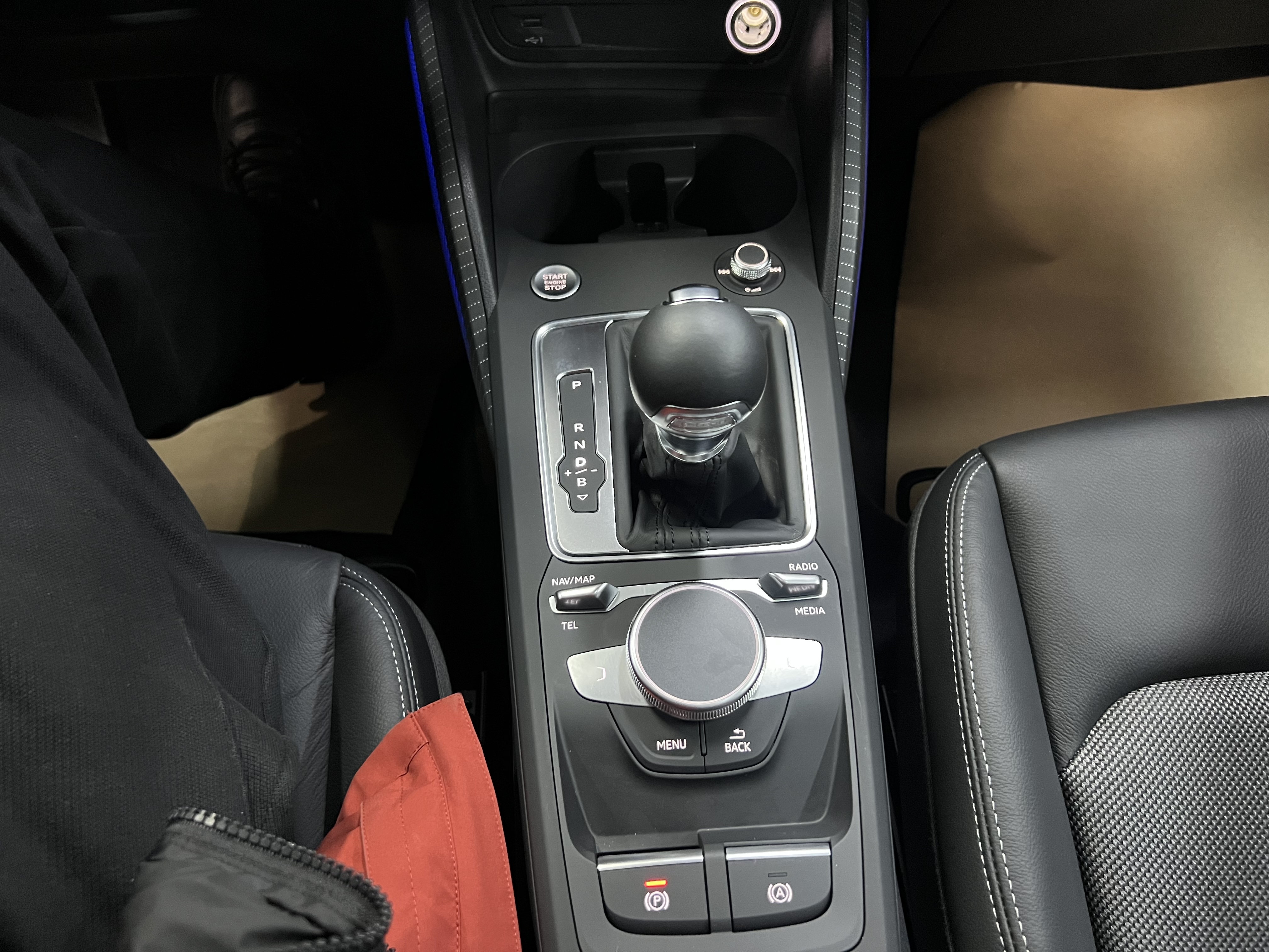 Audi Q2L e-tron 2021 car image #24