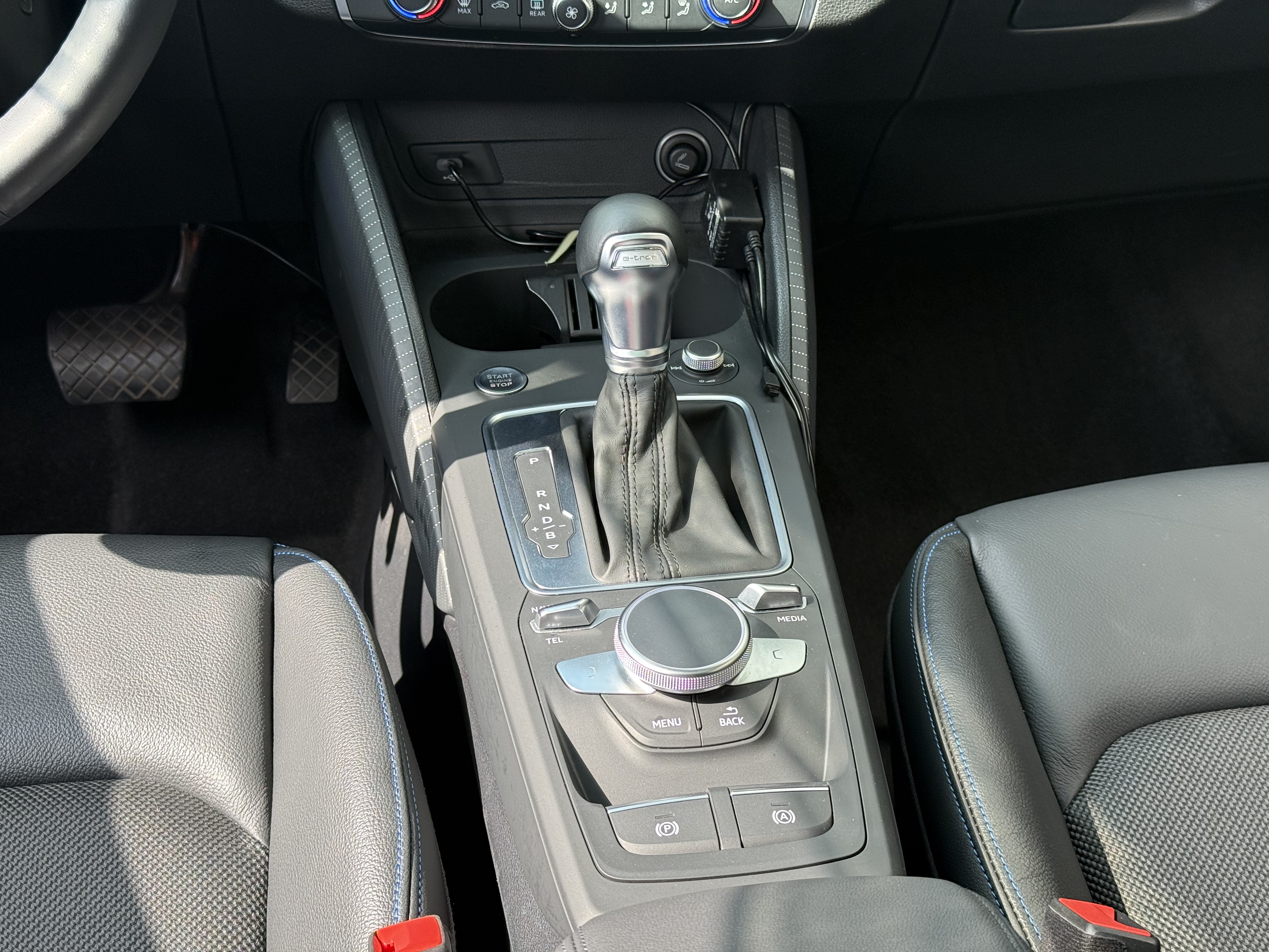 Q2L e-tron 2021 car image #24