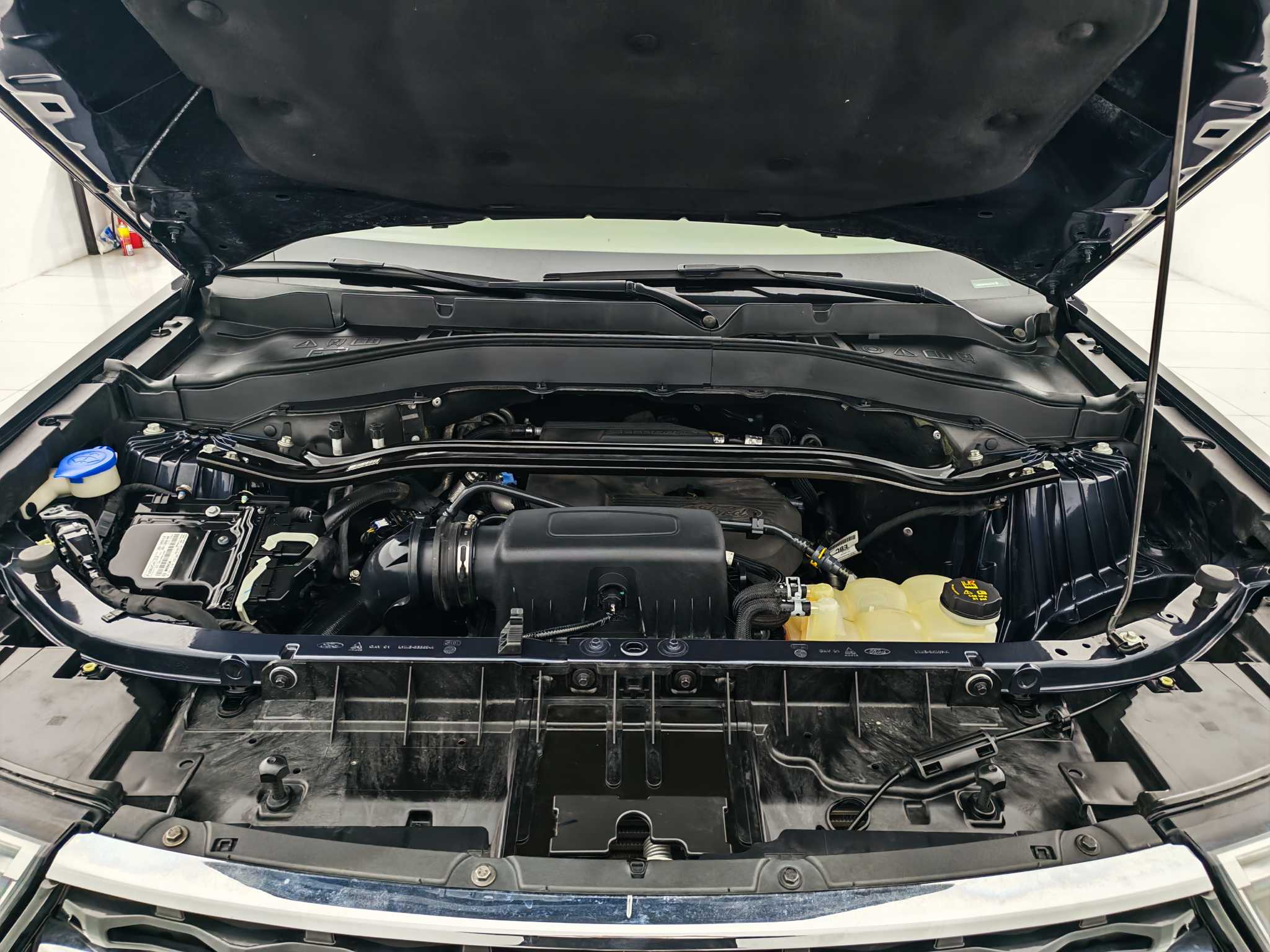 Ford Explorer 2022 car image #24