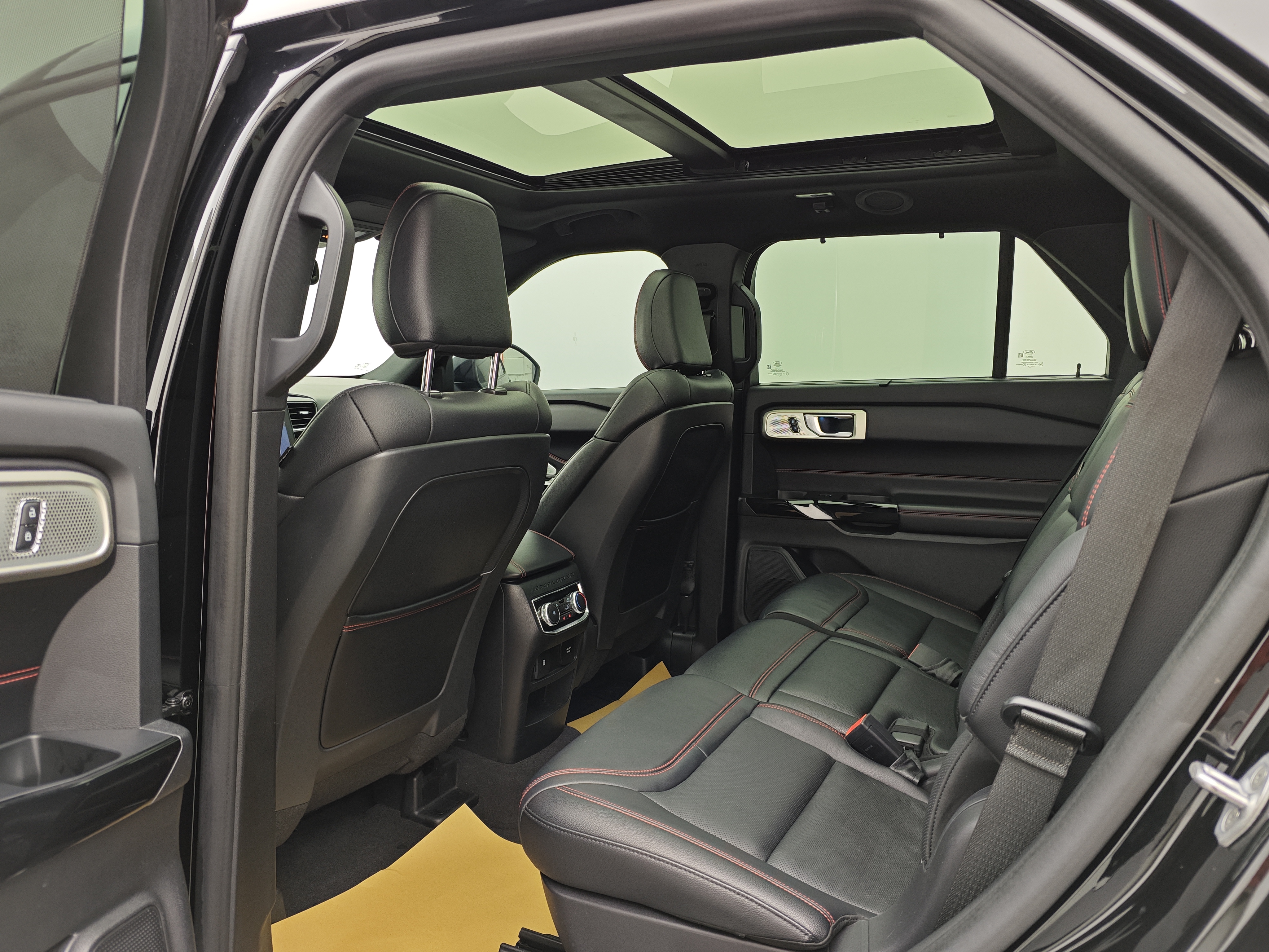 Ford Explorer 2021 car image #24