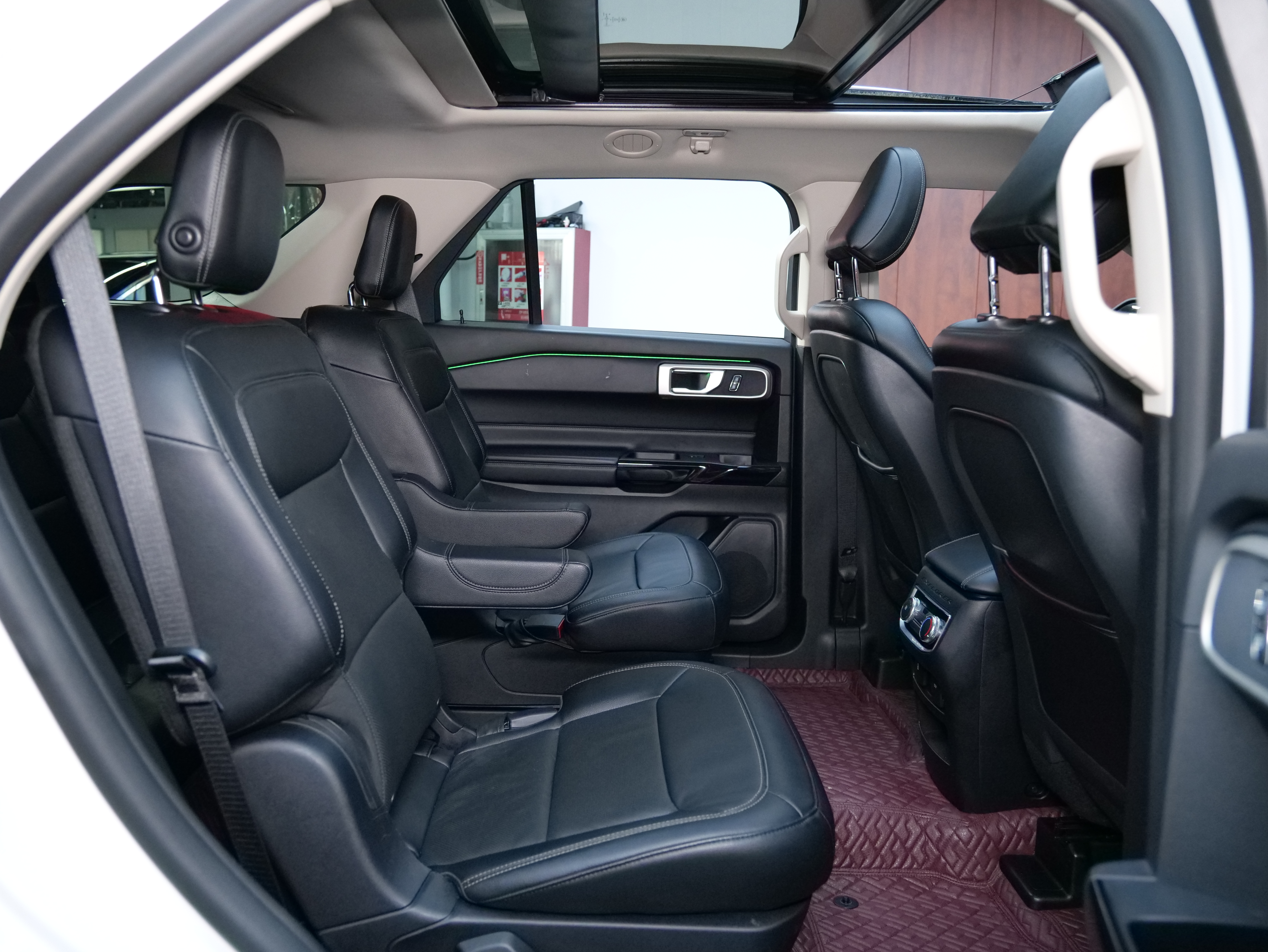 Ford Explorer 2021 #24 Ford Explorer 2021 car image #24