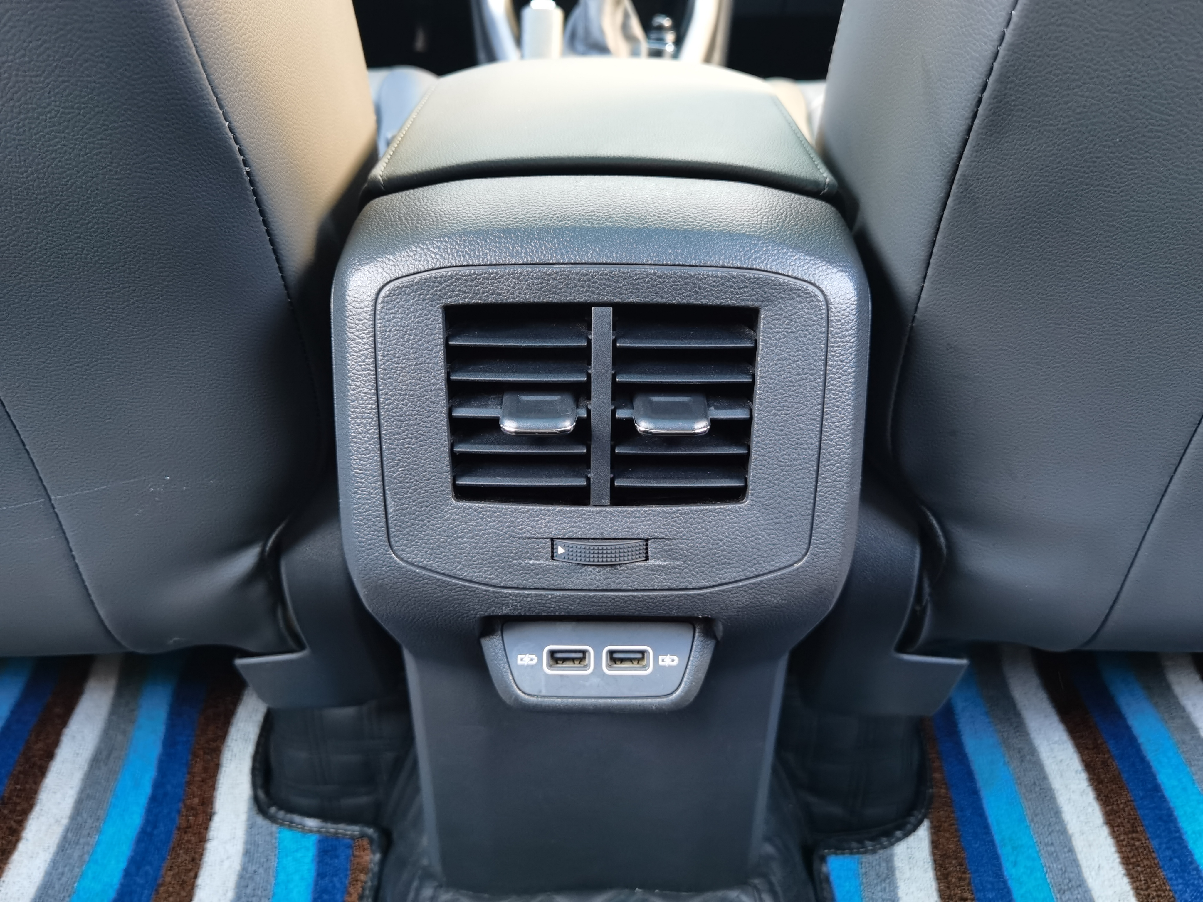 Volkswagen T-Cross 2020 #24 Volkswagen T-Cross 2020 car image #24