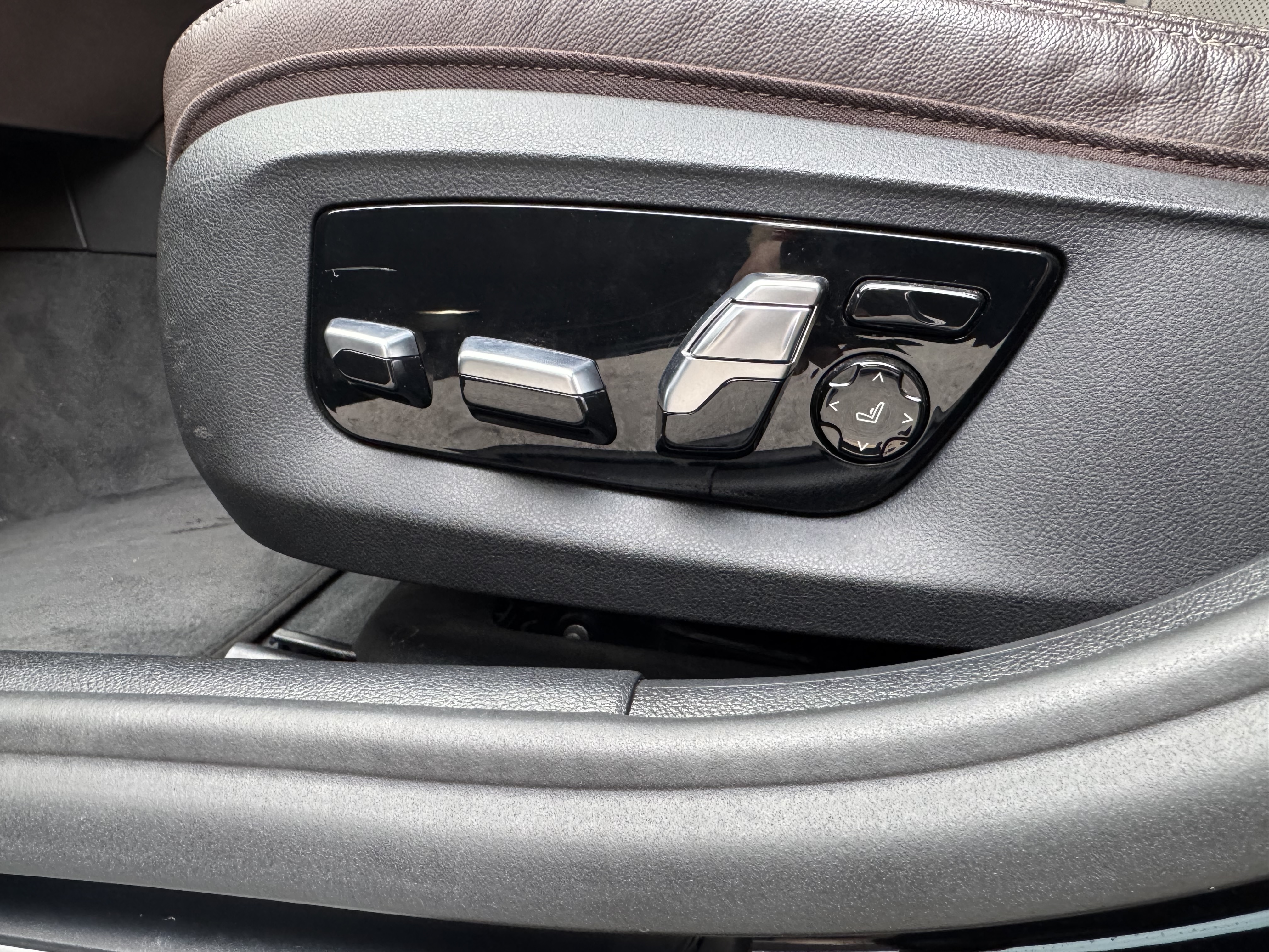 BMW 5 Series New Energy 2021 car image #24