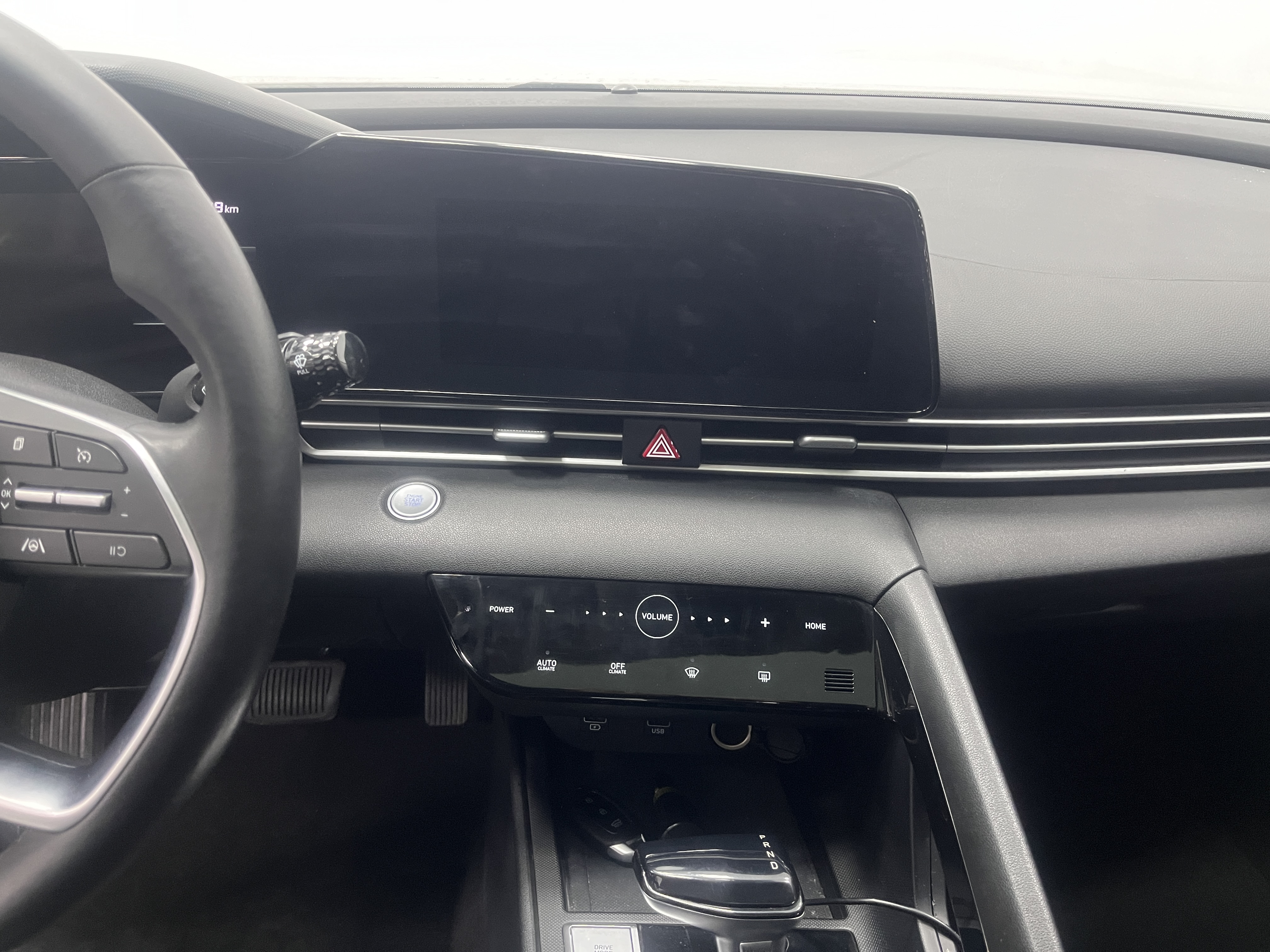 Hyundai Elantra 2021 immagine di auto #24