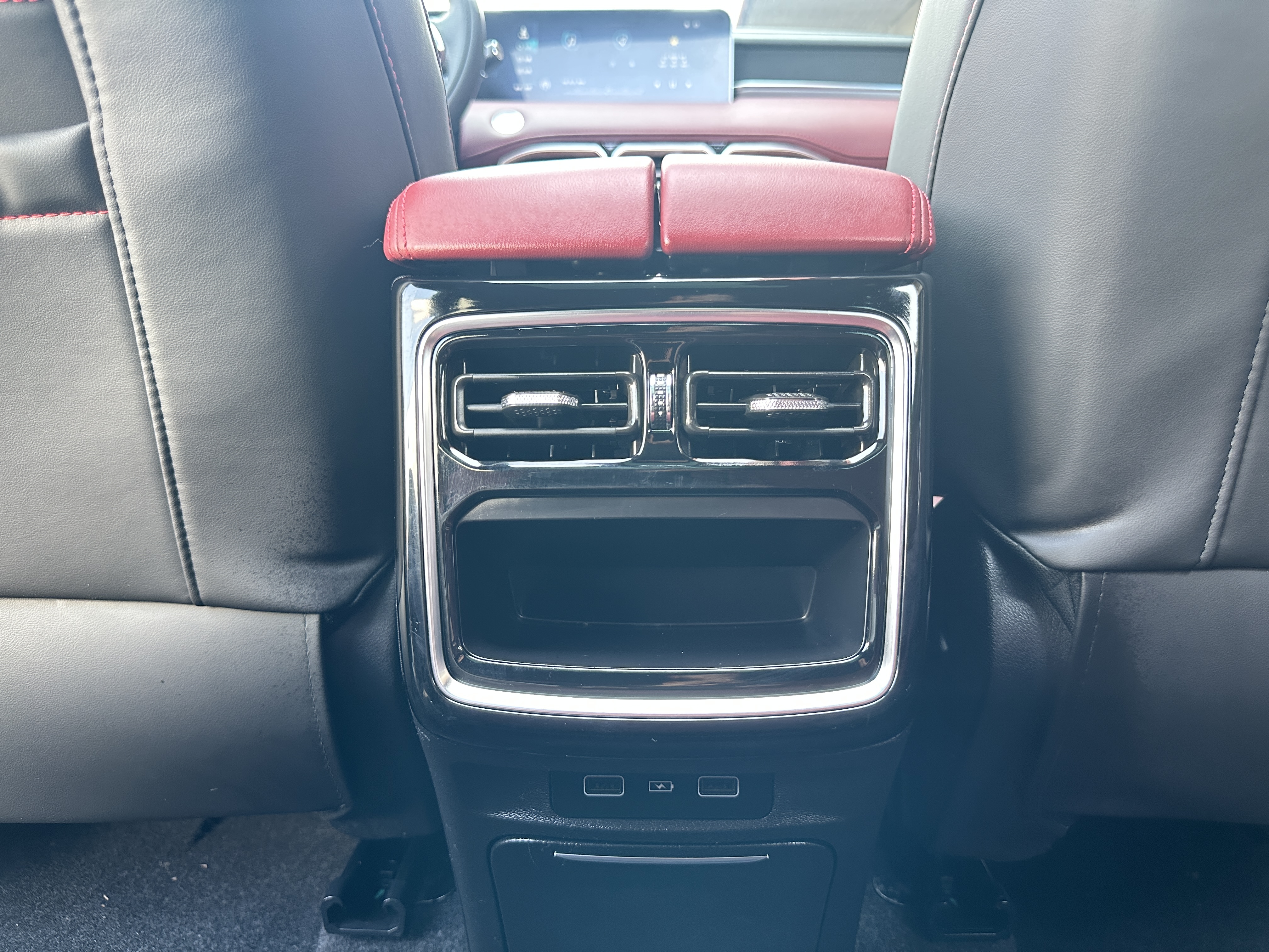 X70 PLUS 2021 car image #24