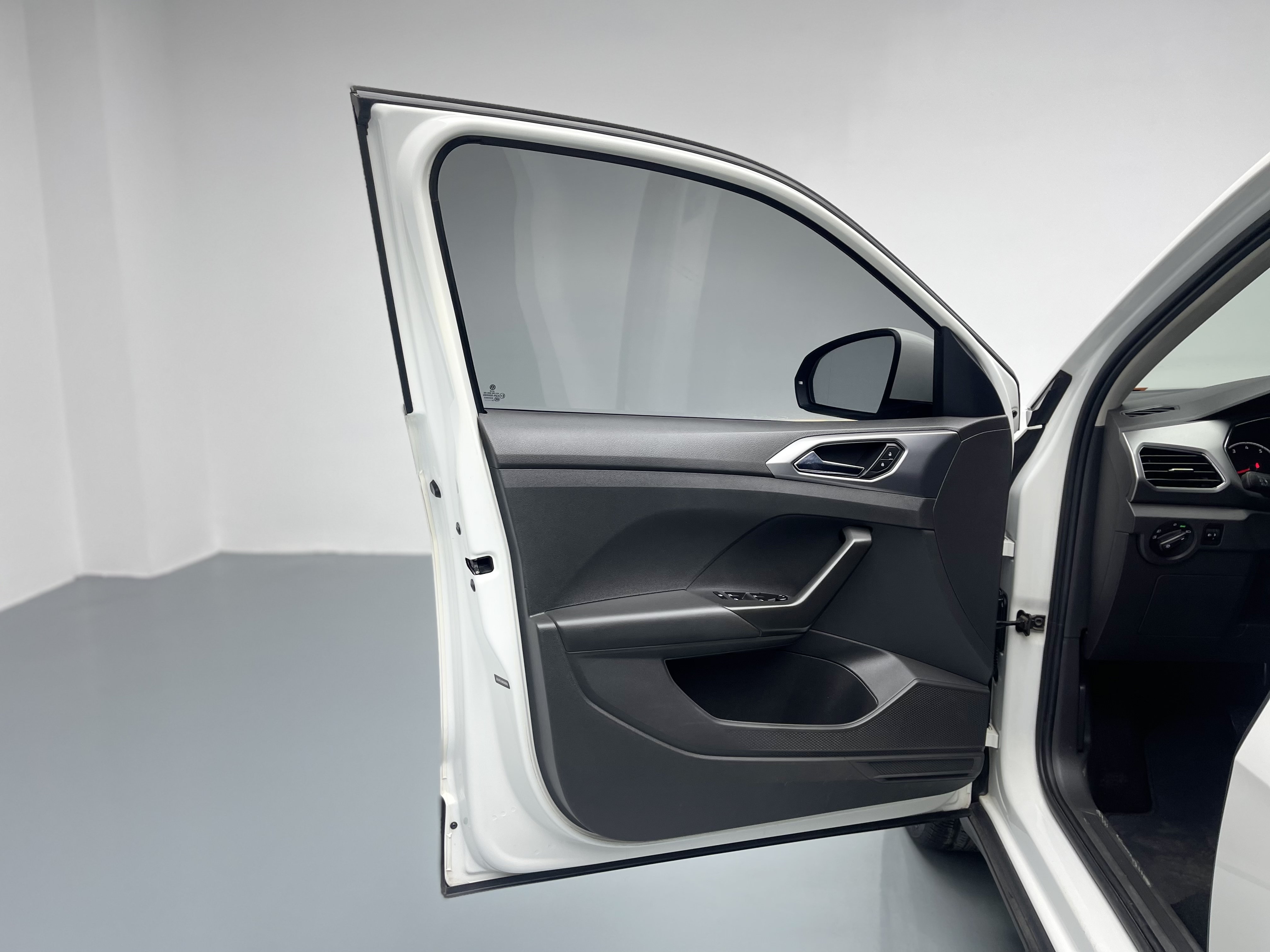 Volkswagen T-Cross 2021 car image #24