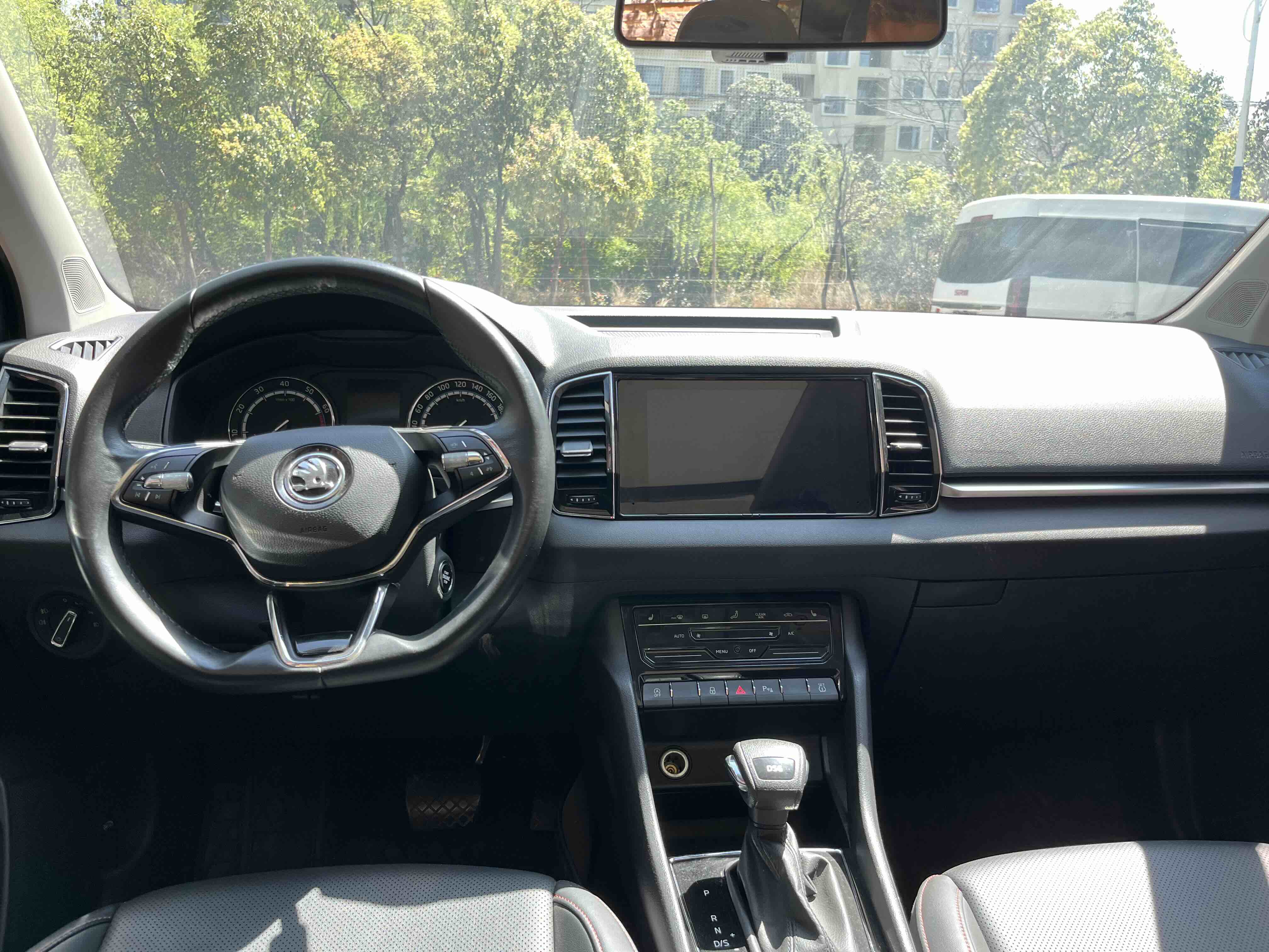 Skoda Karoq 2022 изображение автомобиля #24