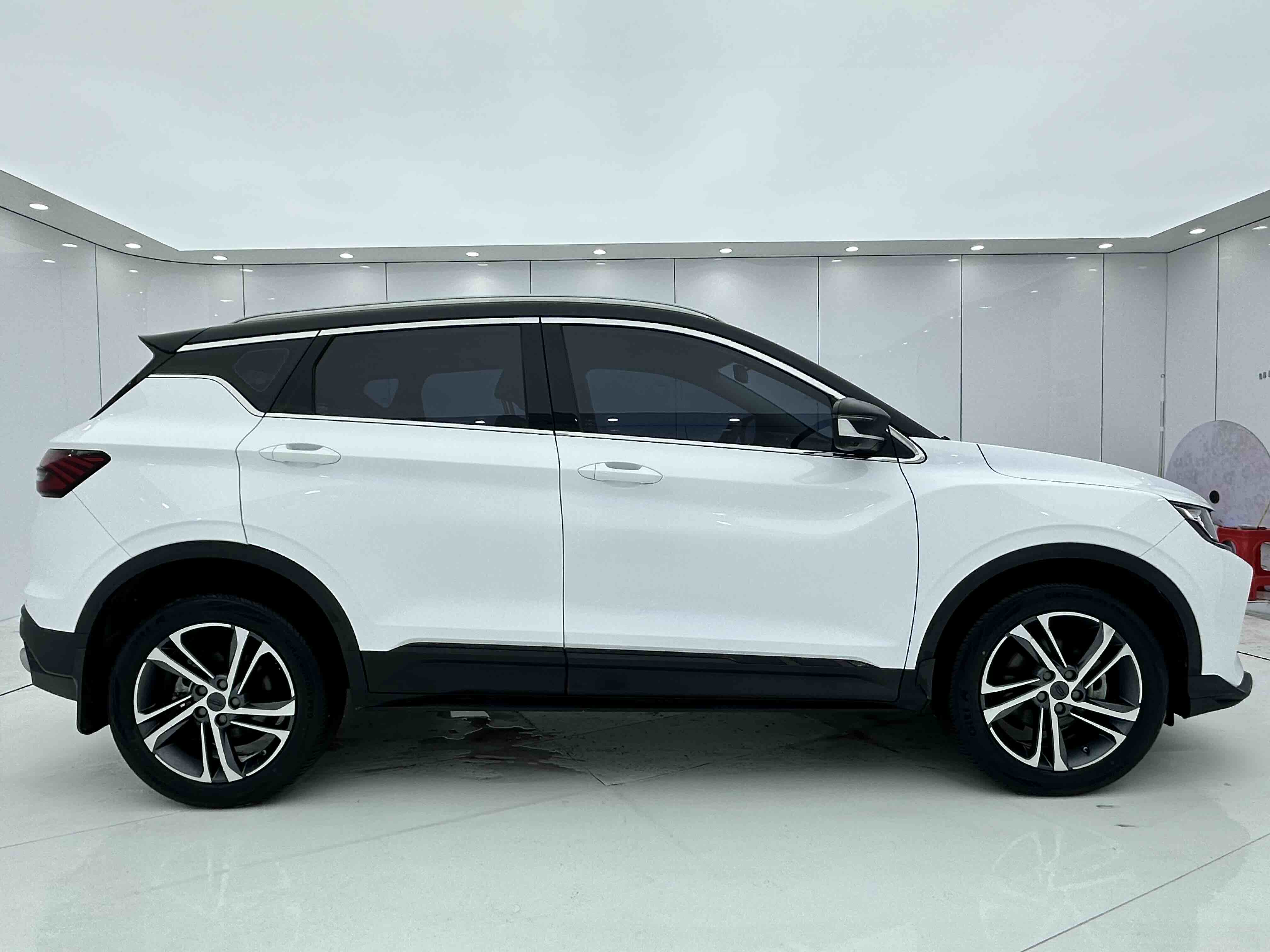 GEELY Coolray 2022 #24 GEELY Coolray 2022 car image #24