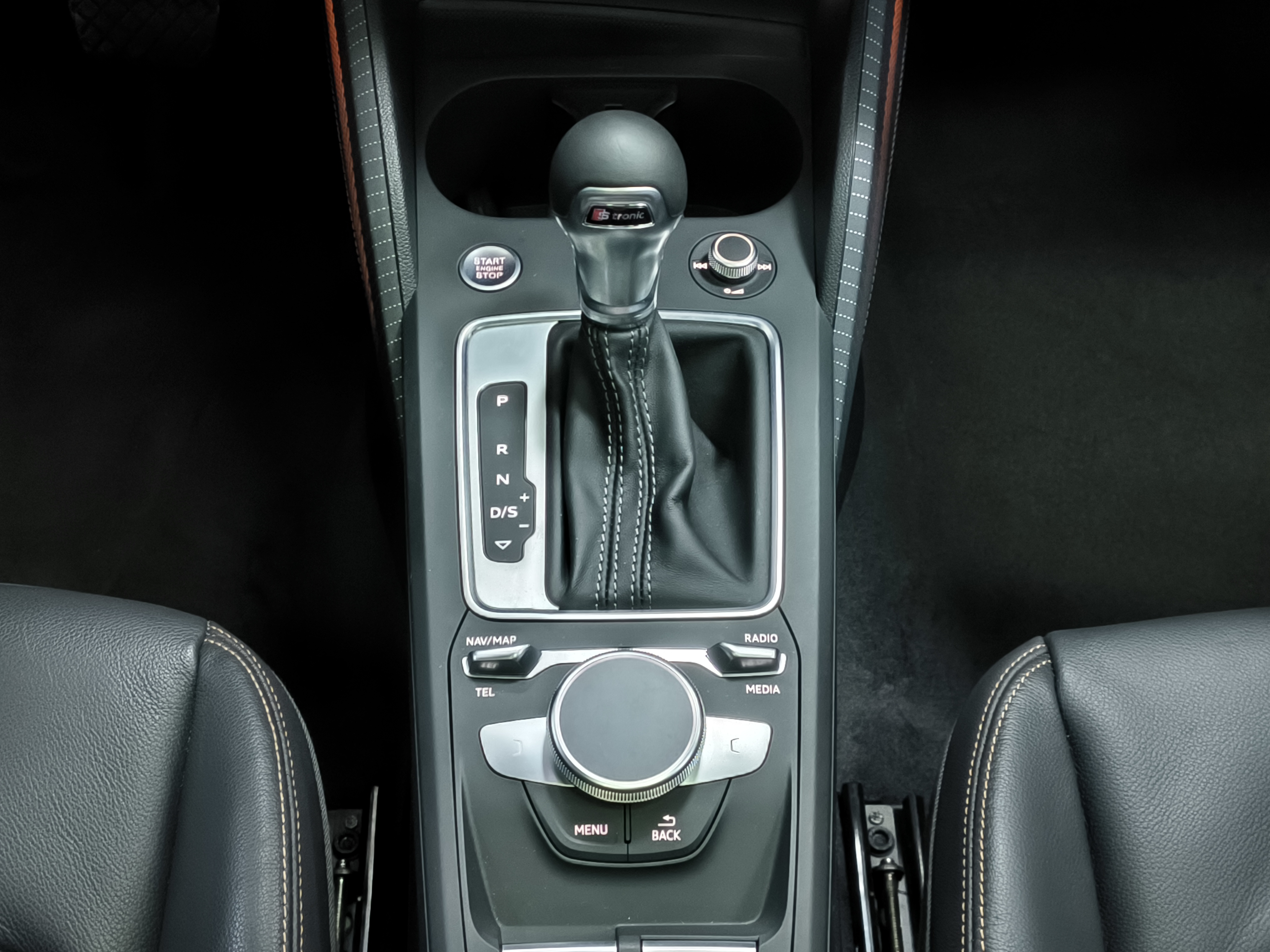 Audi Q2L 2022 immagine di auto #24