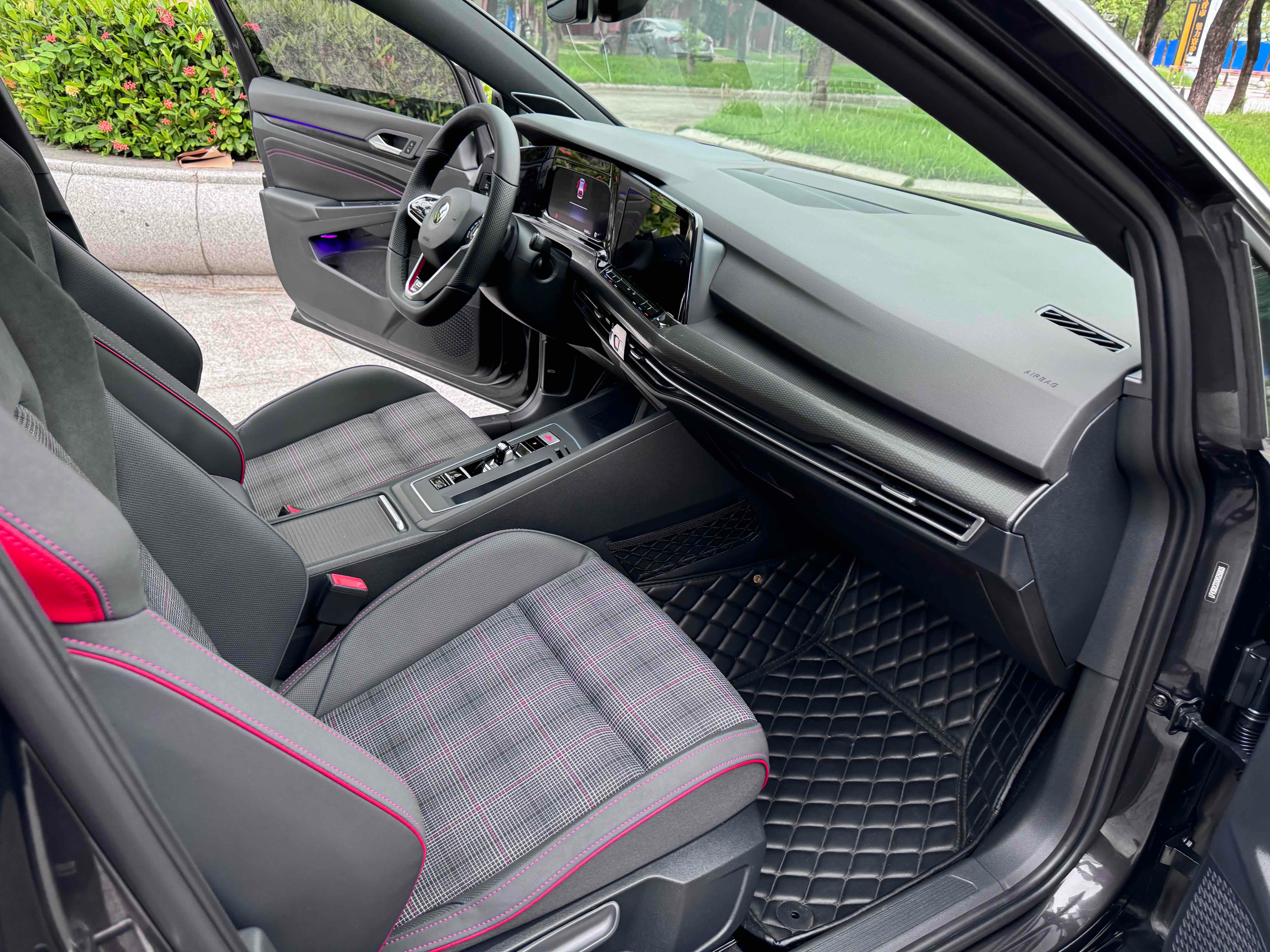 Volkswagen GolfGTI 2022 #24 Volkswagen GolfGTI 2022 car image #24