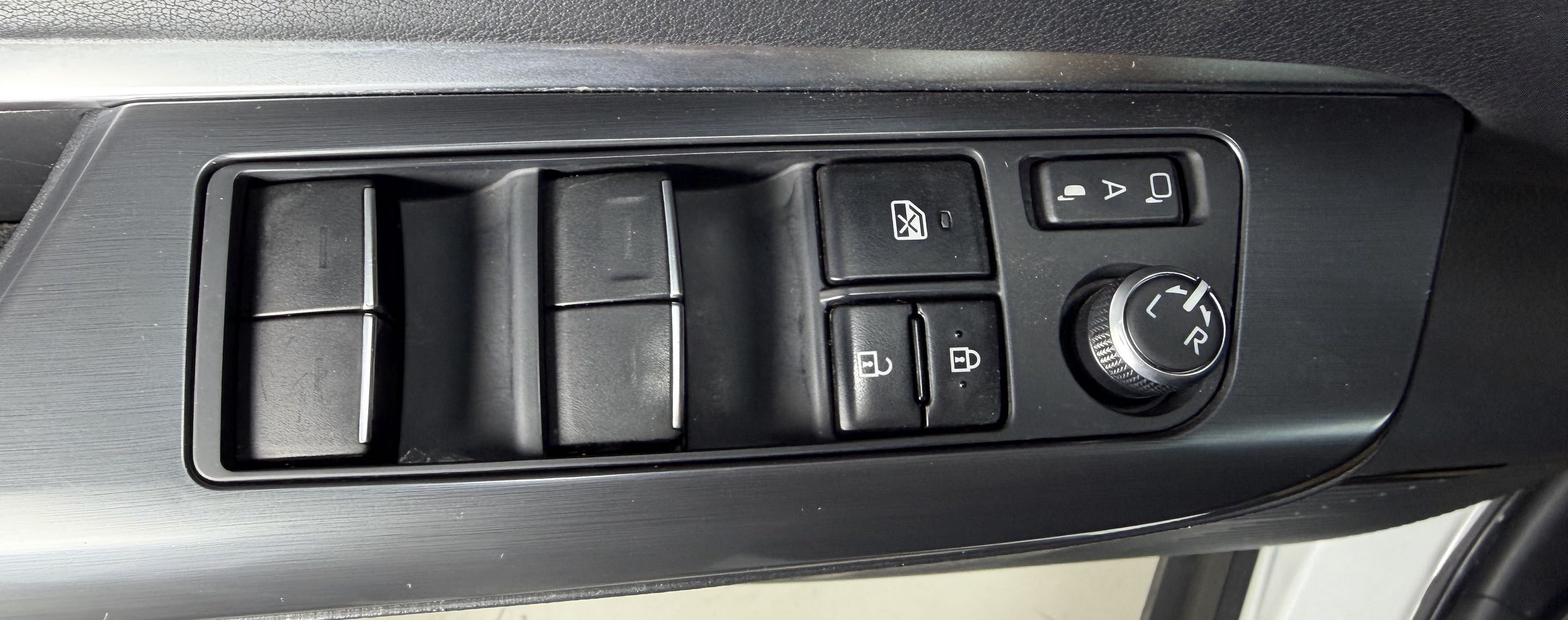 Toyota Harrier 2021 #24 Toyota Harrier 2021 car image #24