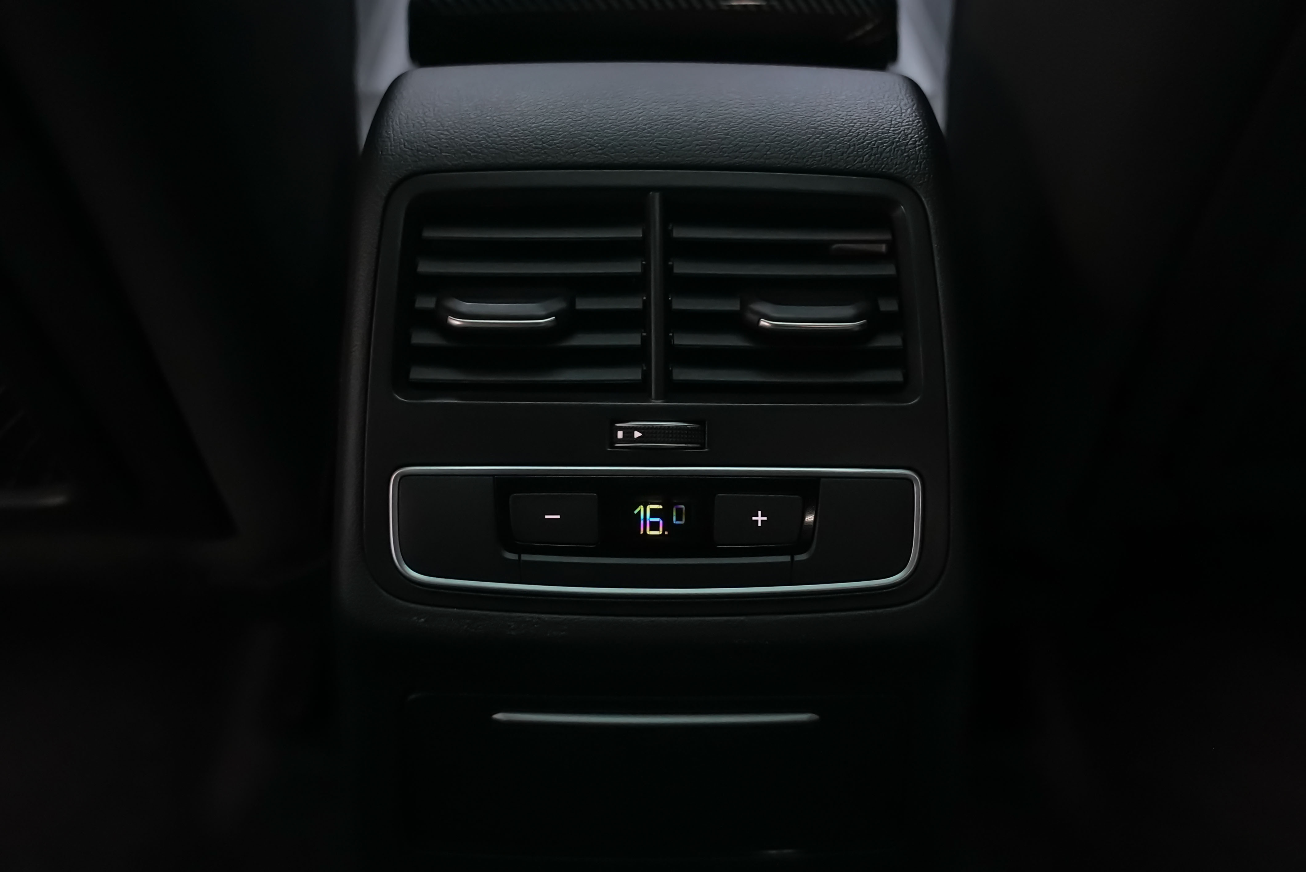 奥迪 奥迪A4L 2022 汽车图片 #24