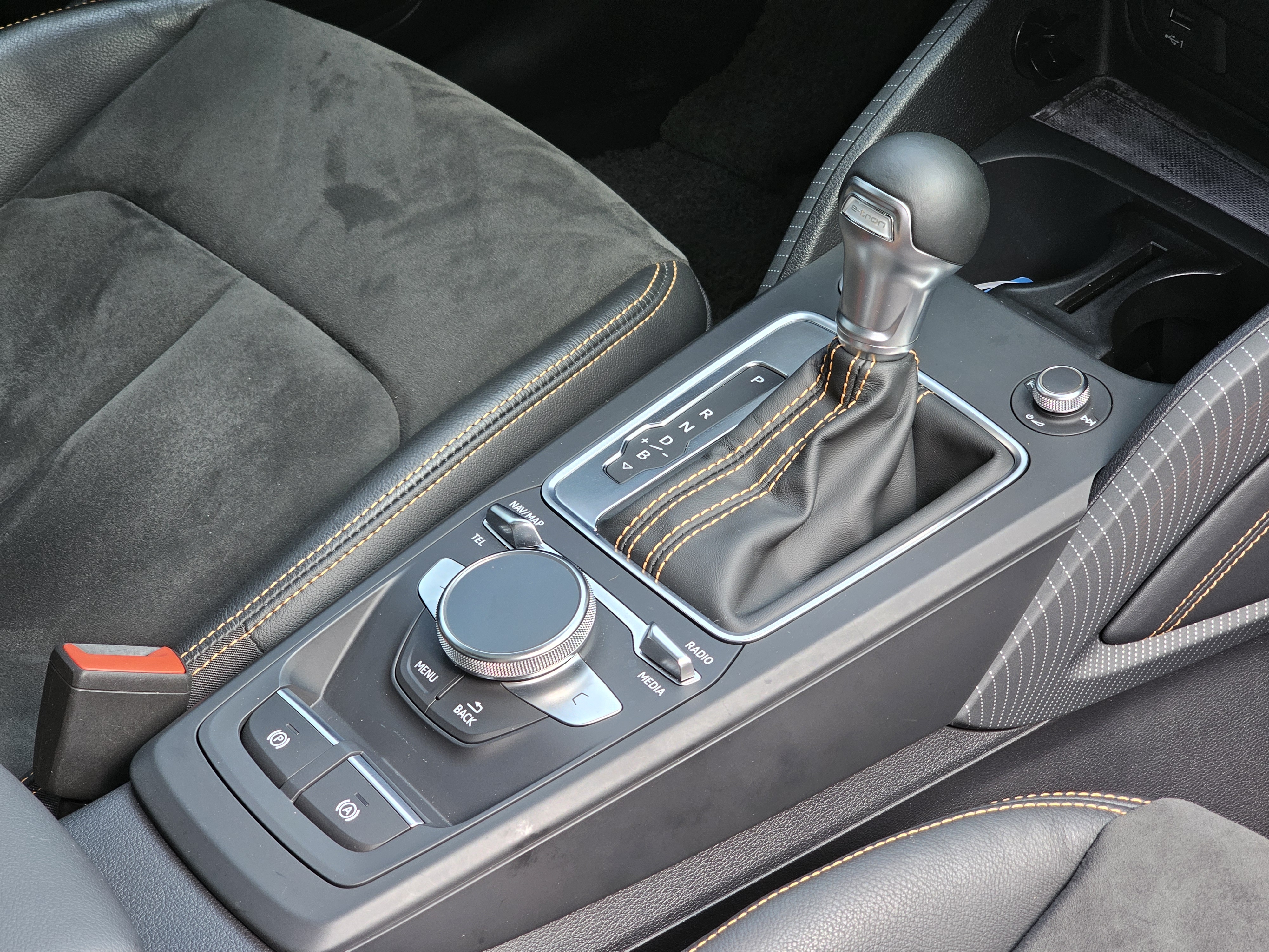 Q2L e-tron 2022 #24 Q2L e-tron 2022 car image #24
