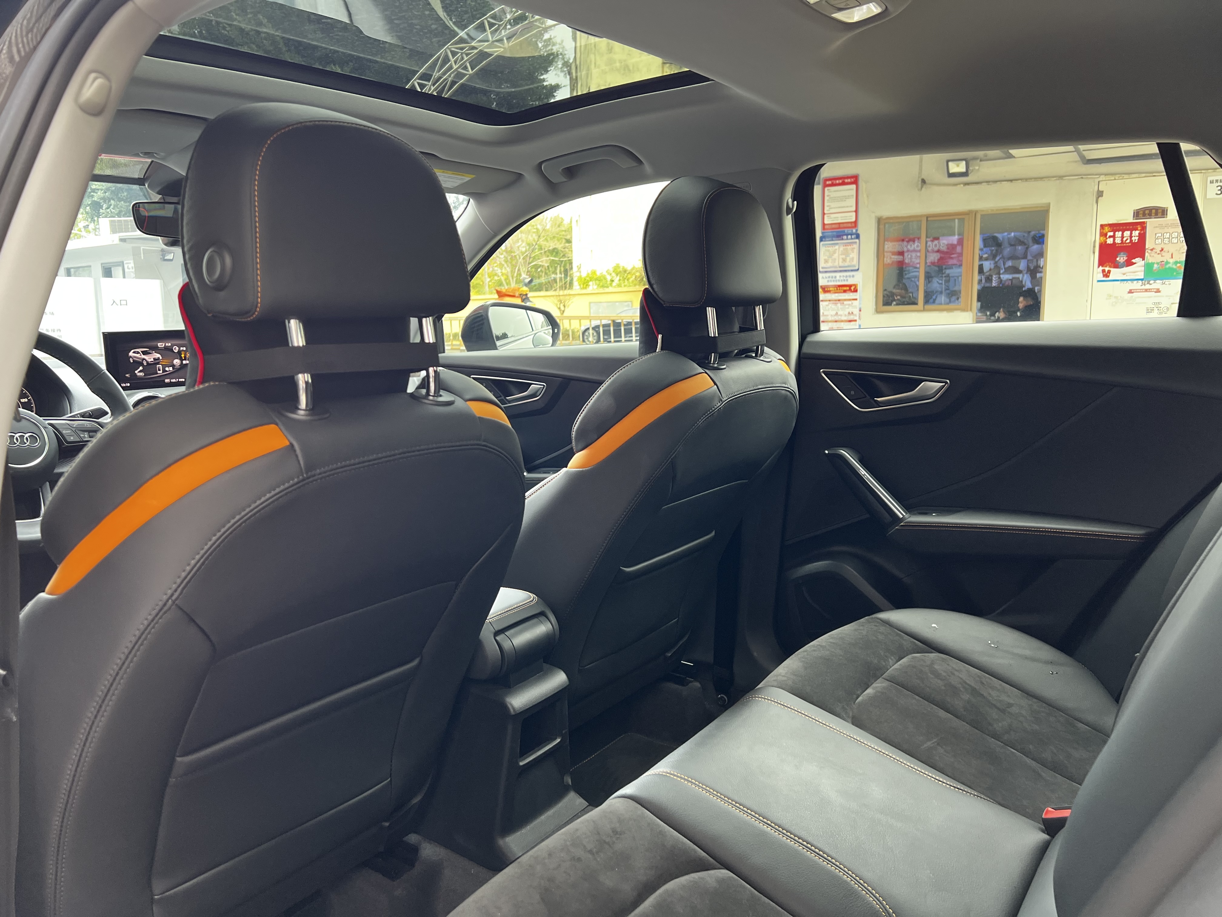 Audi Q2L e-tron 2022 immagine di auto #24