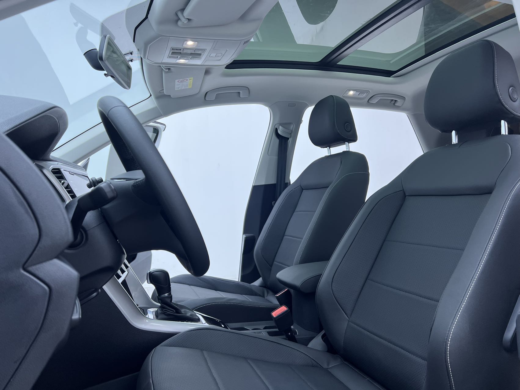 T-Roc 2023 car image #24