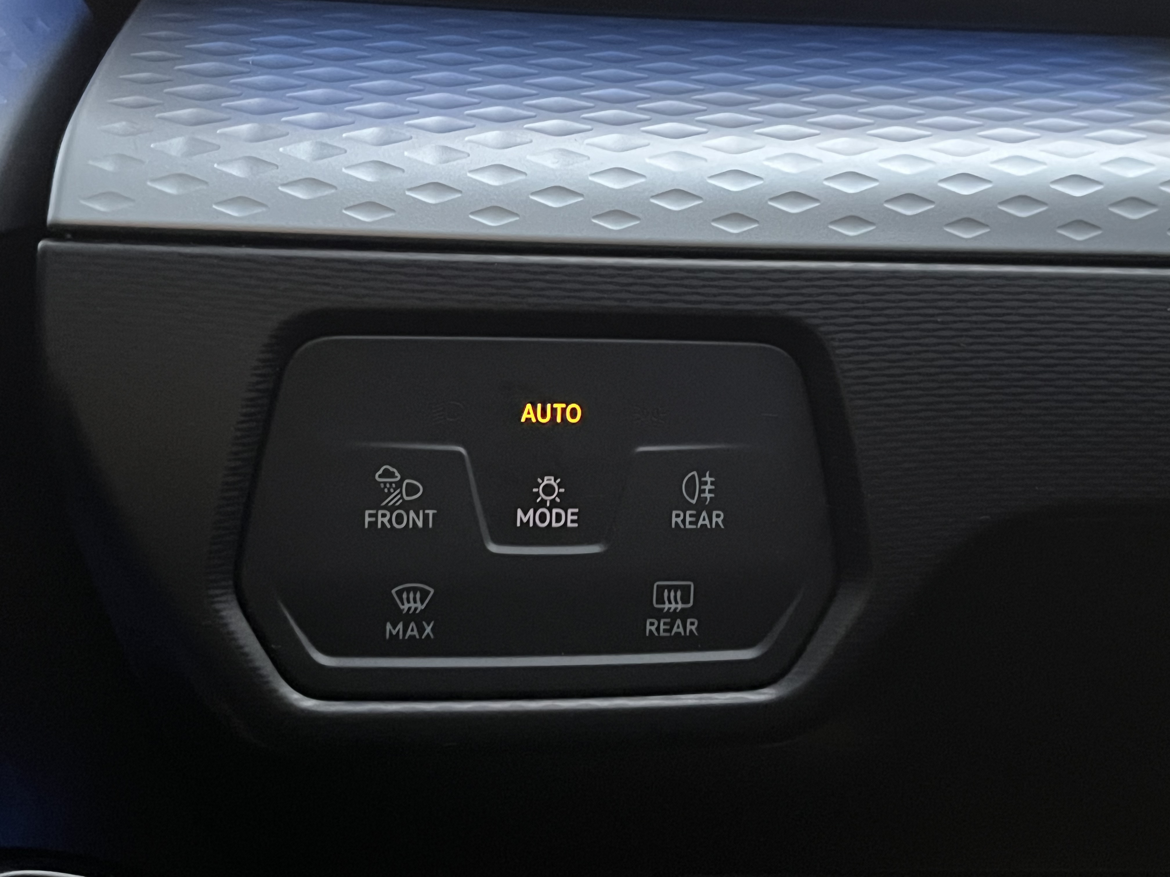 Volkswagen ID.6 X 2023 car image #24