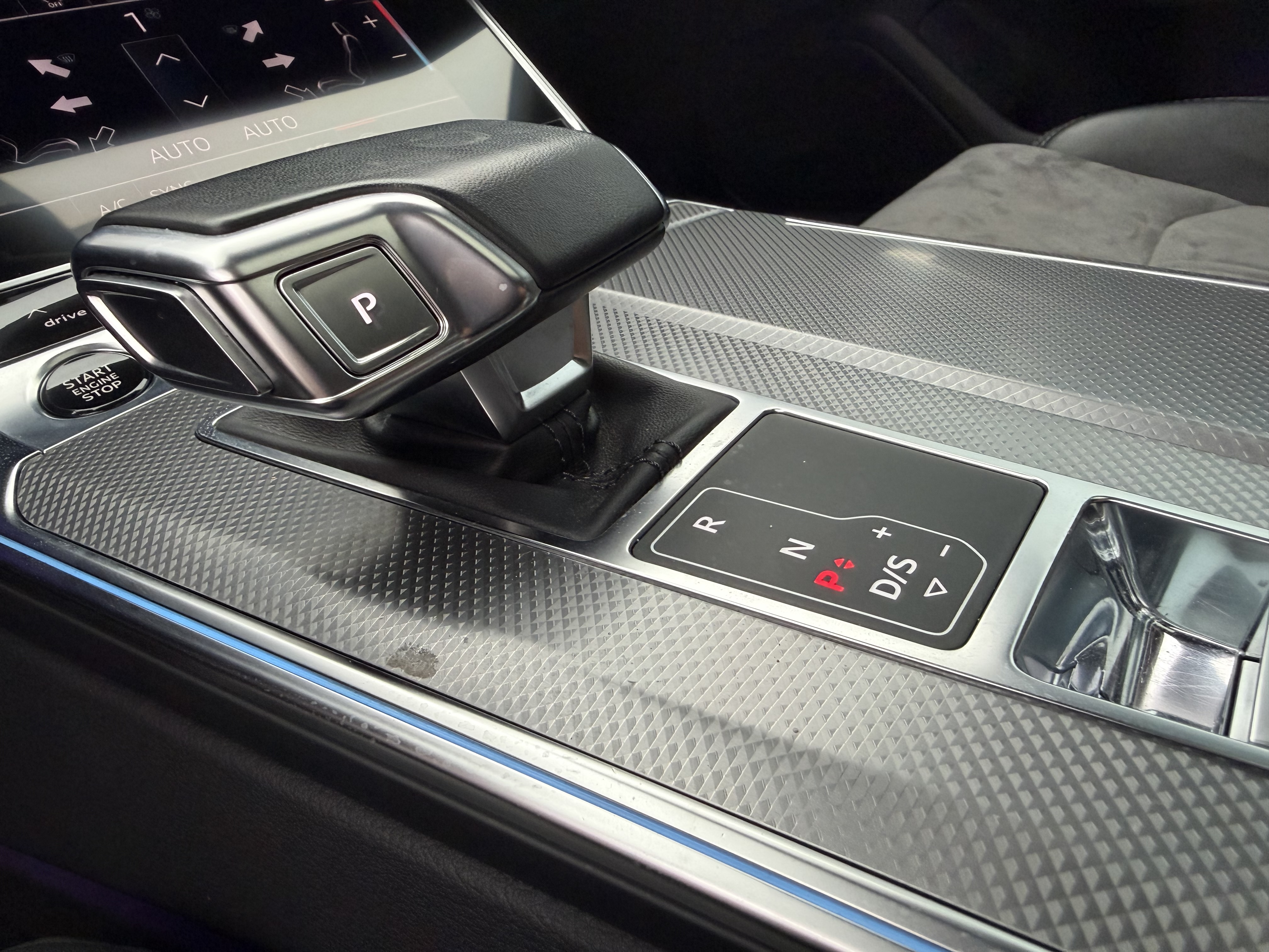 Audi A6L 2023 car image #24