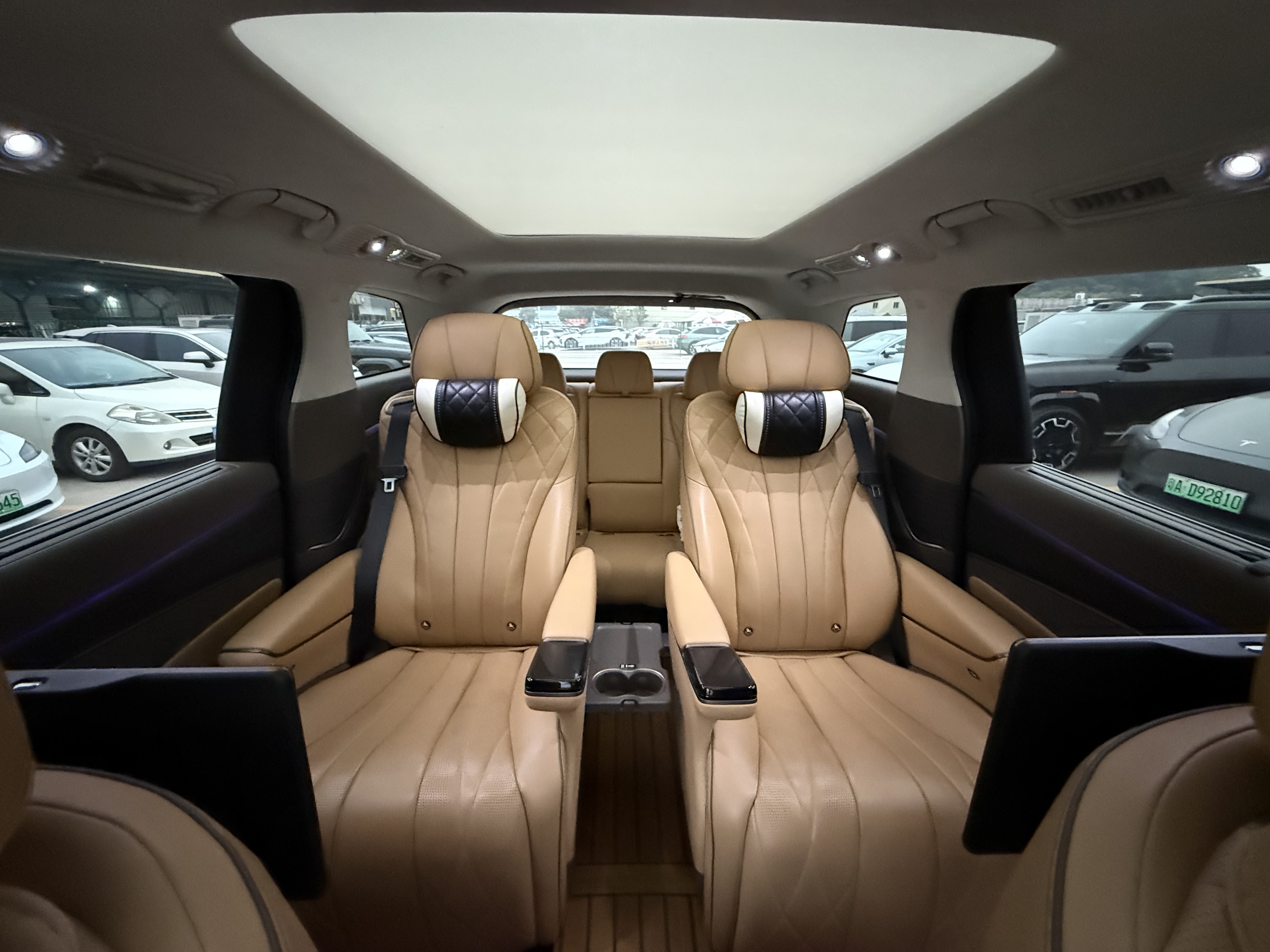 腾势 腾势D9 2023 汽车图片 #24