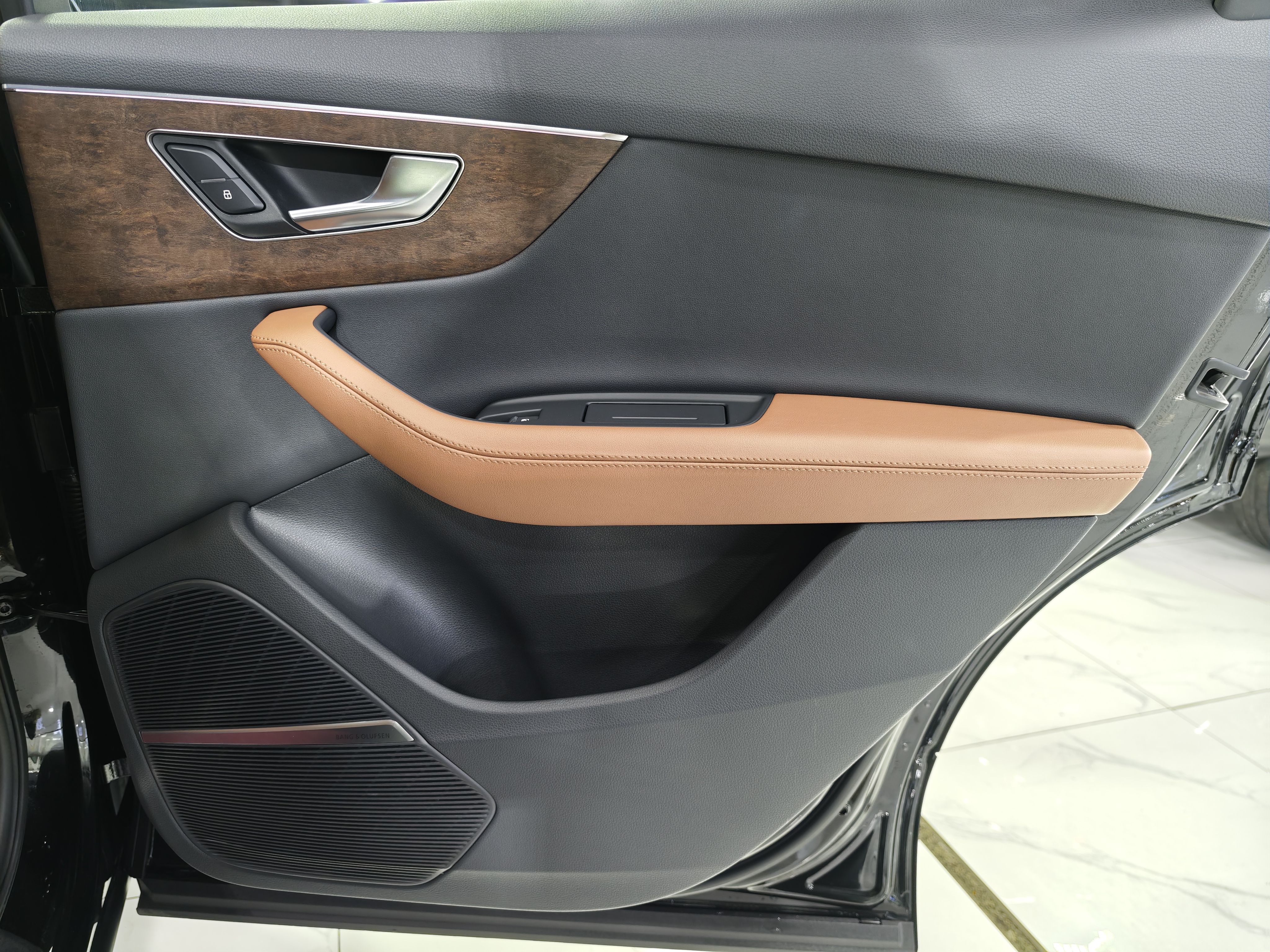 Audi Q7 2023 car image #24