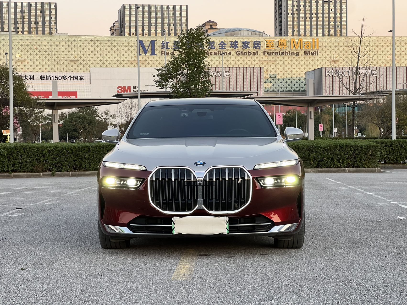 BMW i7 2023 car image #24