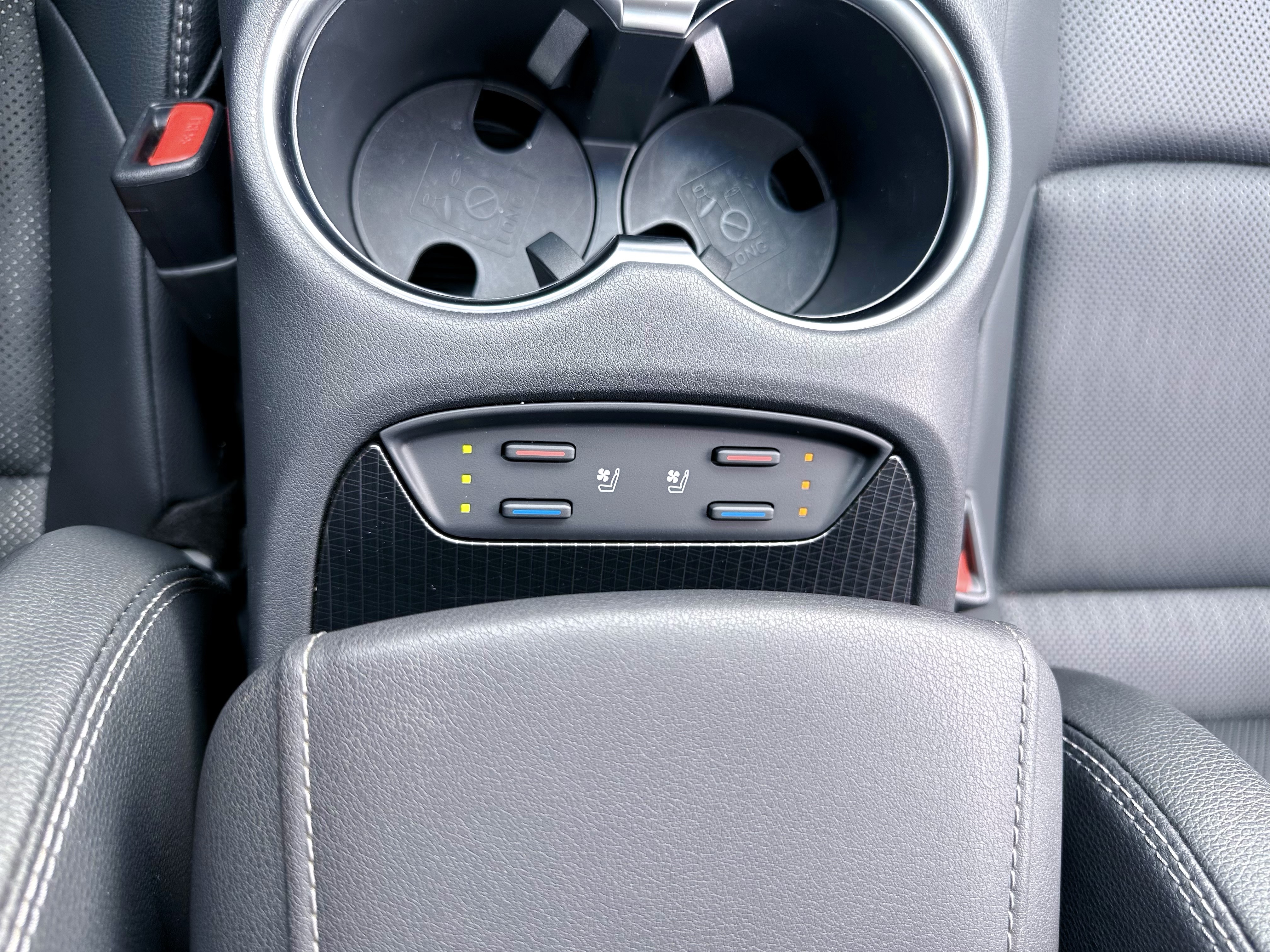 Toyota Venza 2024 immagine di auto #24