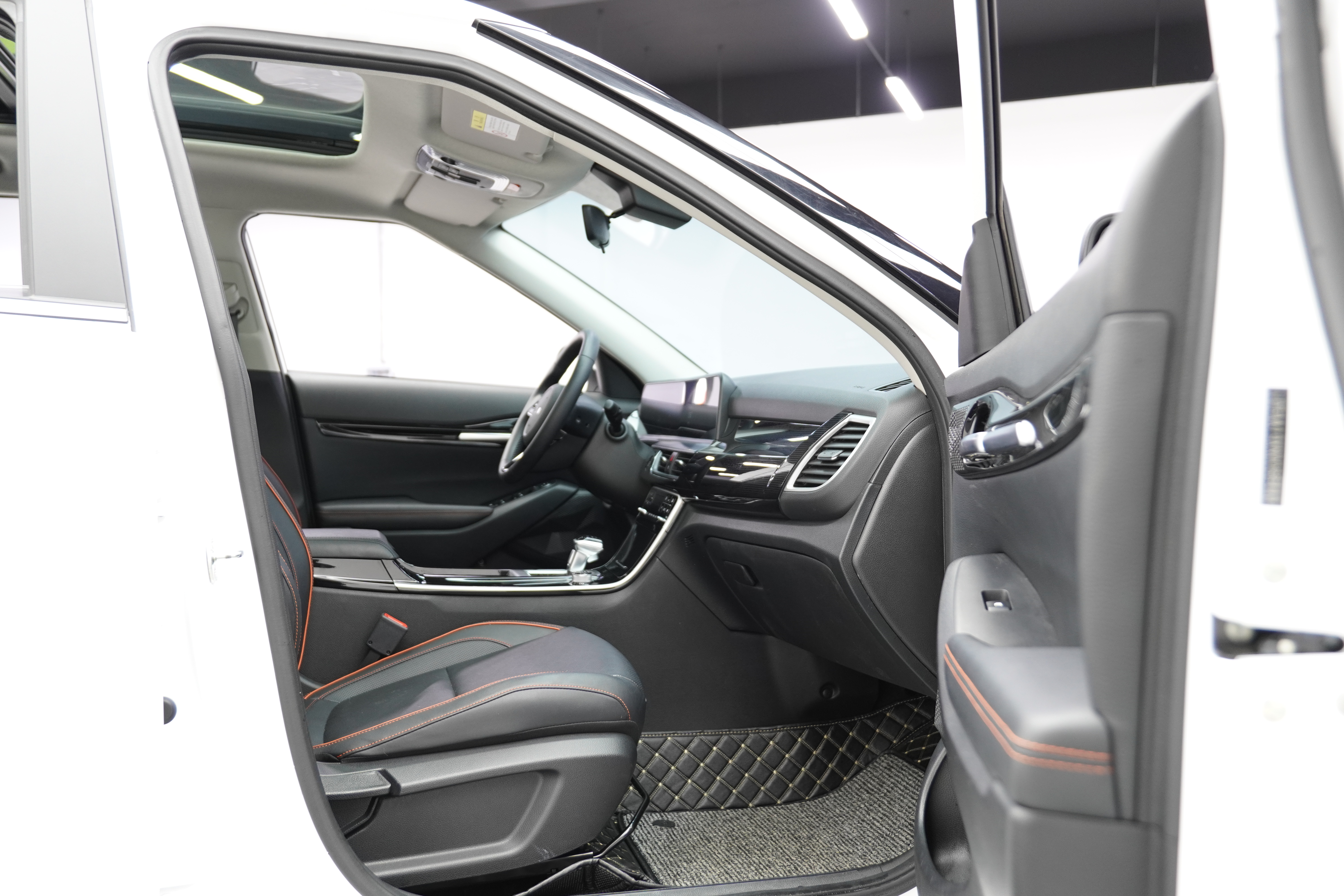 Kia Seltos 2024 car image #24