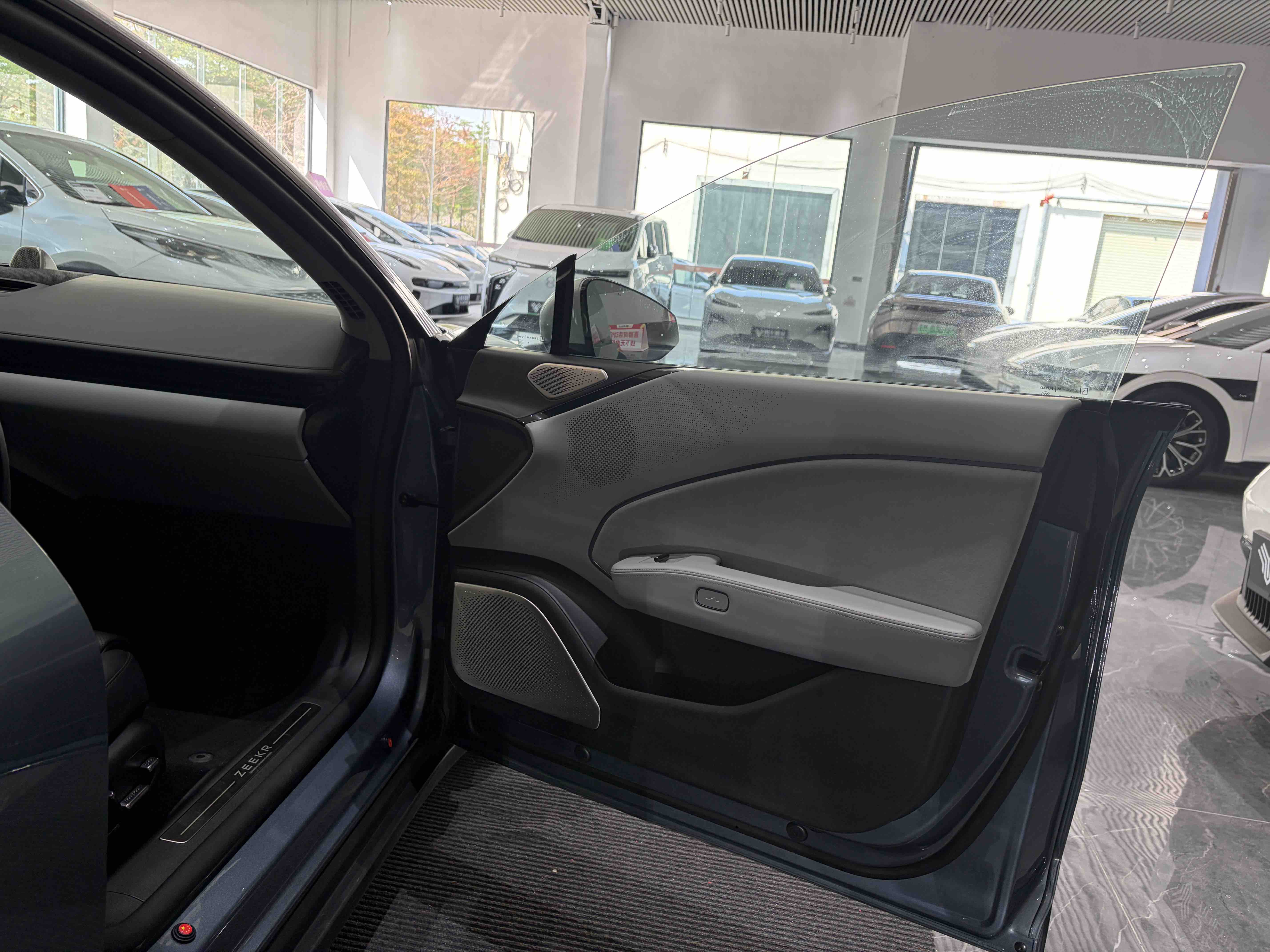 极氪 极氪007 2024 汽车图片 #24