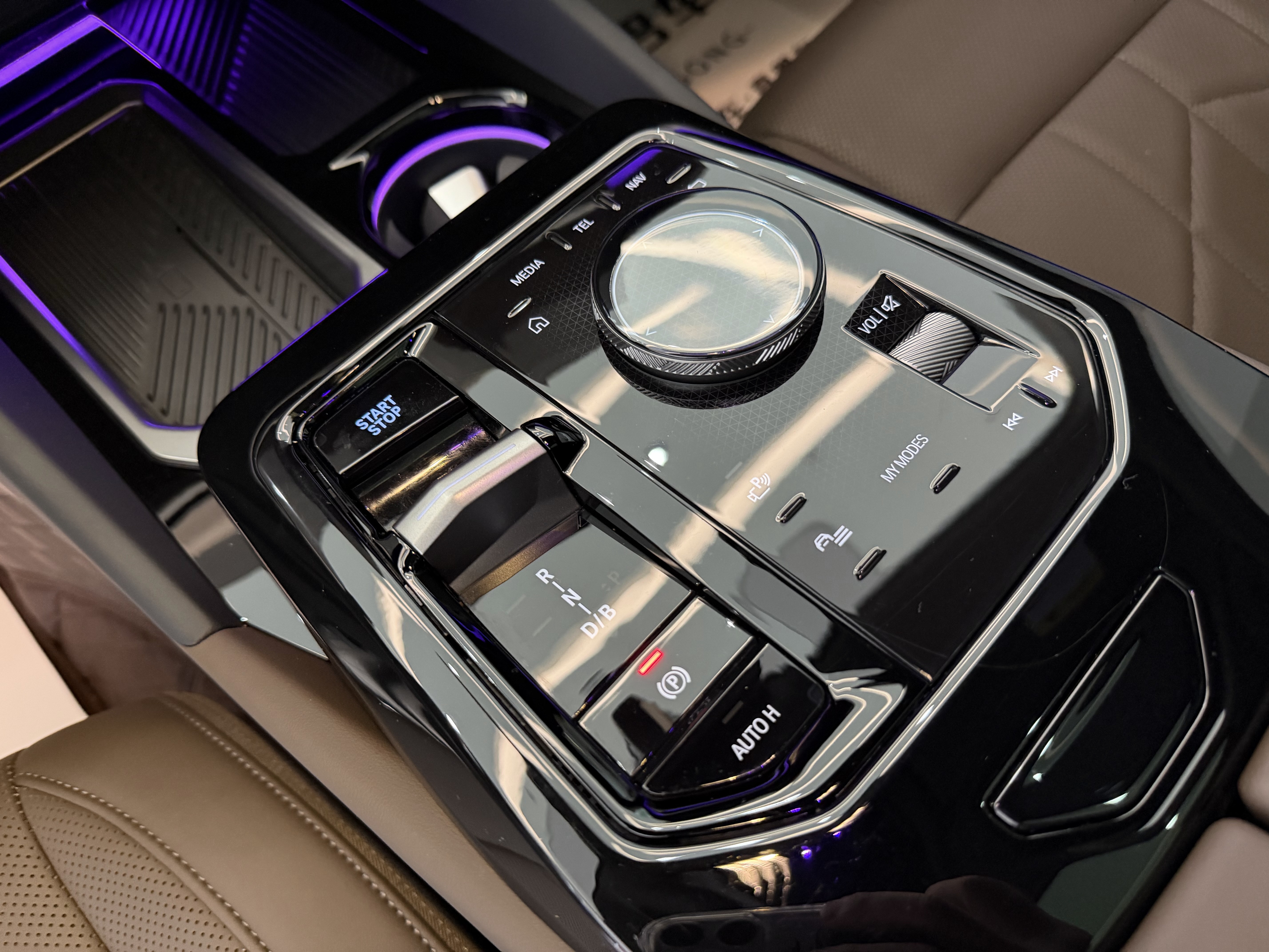 BMW i5 2024 car image #24