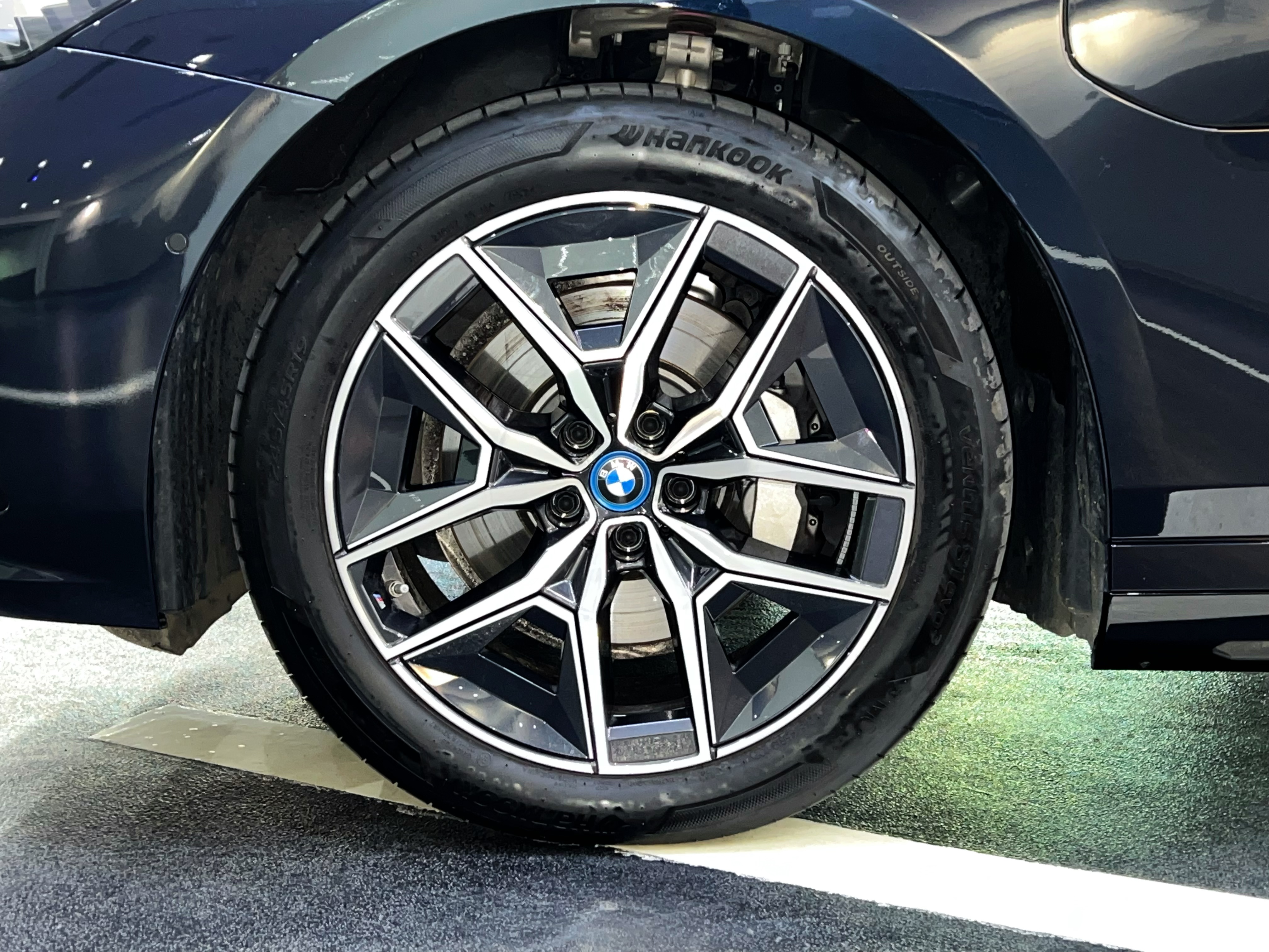 BMW i5 M60 2024 #24 BMW i5 M60 2024 car image #24