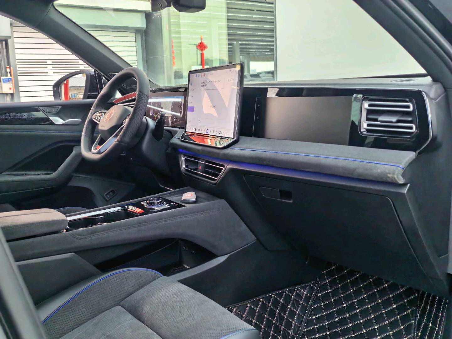 Volkswagen Tiguan L 2024 immagine di auto #24