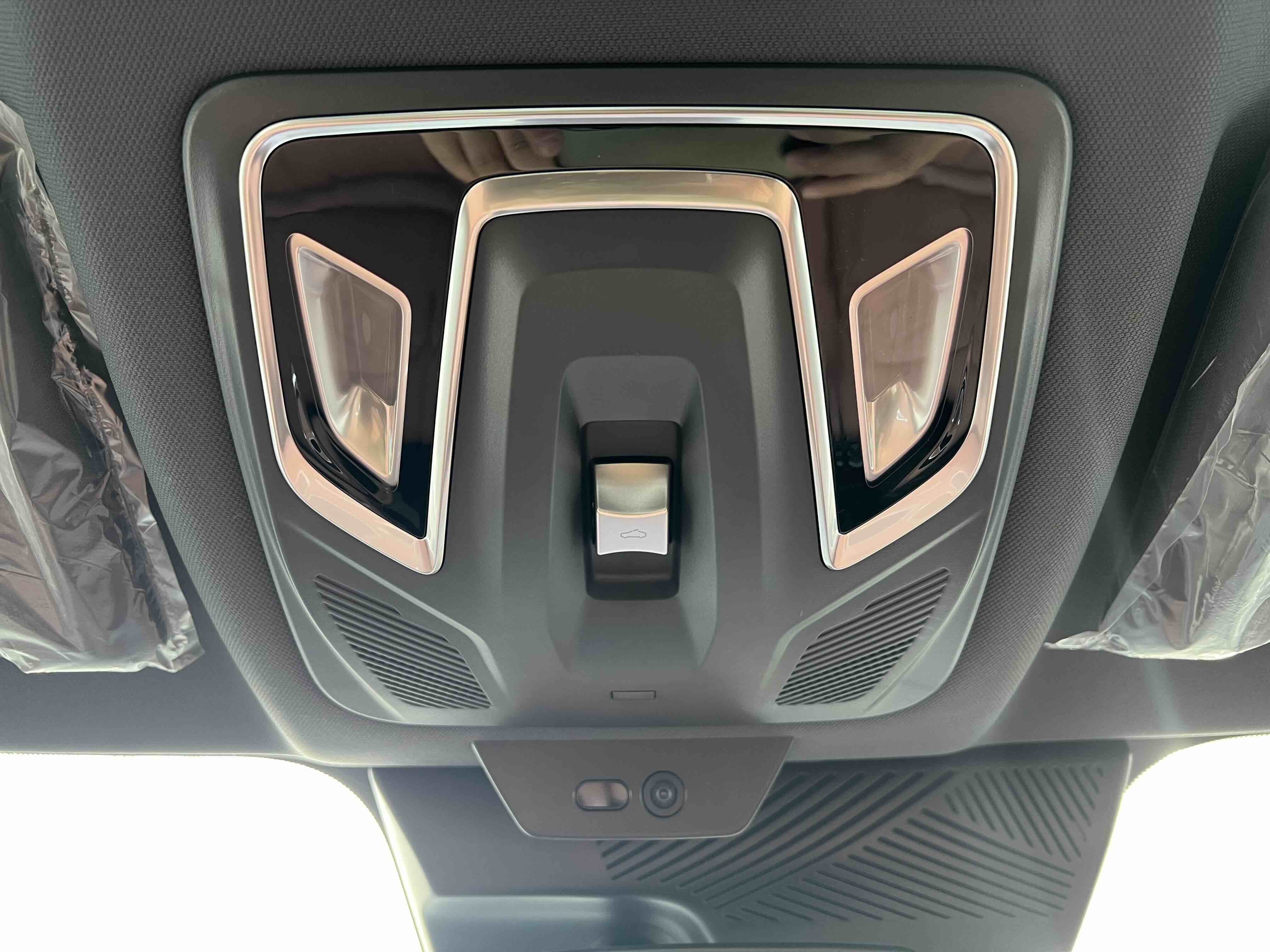 Changan UNI-Z PHEV 2026 car image #24