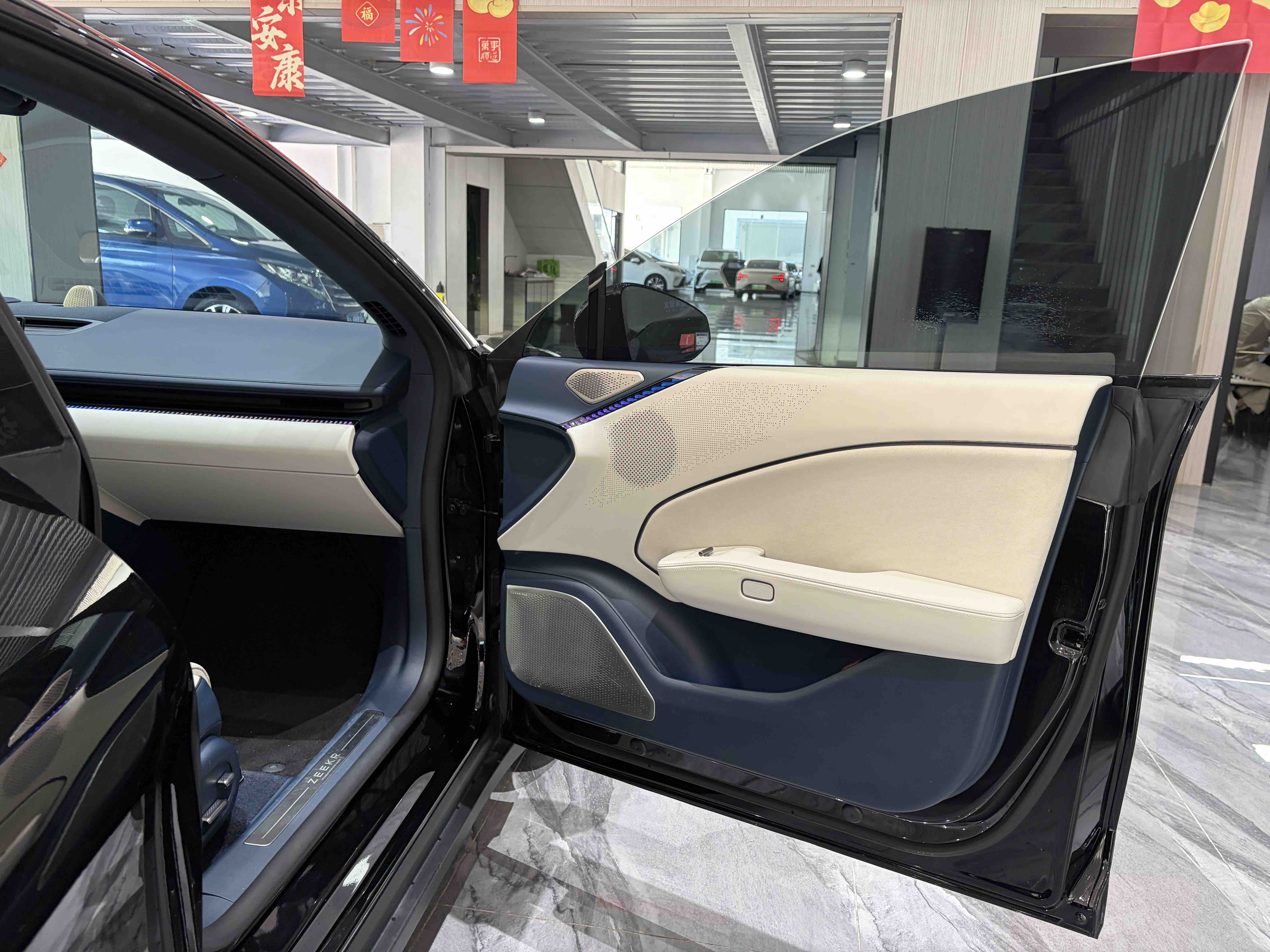 极氪 极氪007 2024 汽车图片 #24