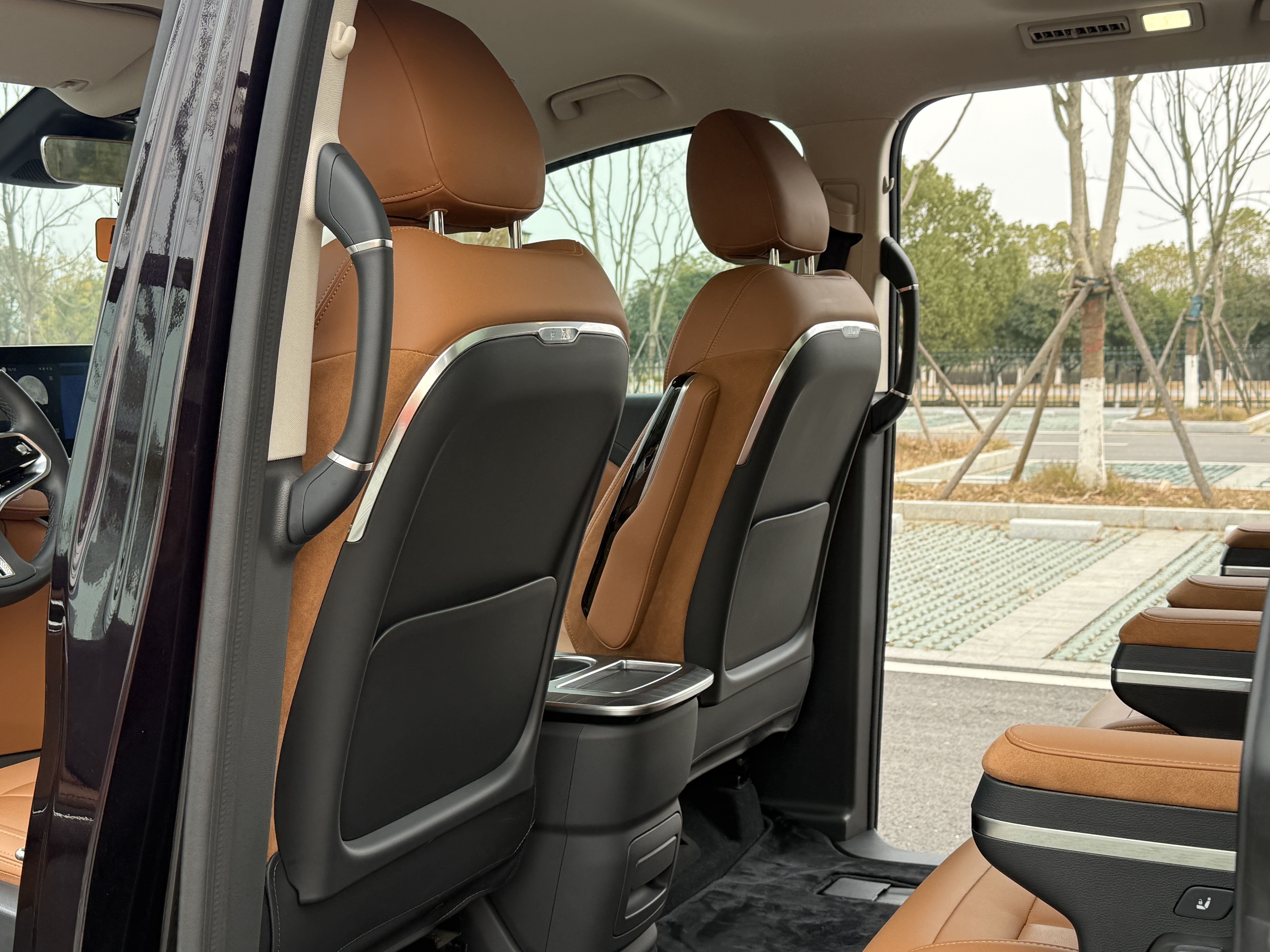 HongQi HQ9 PHEV 2024 #24 HongQi HQ9 PHEV 2024 car image #24