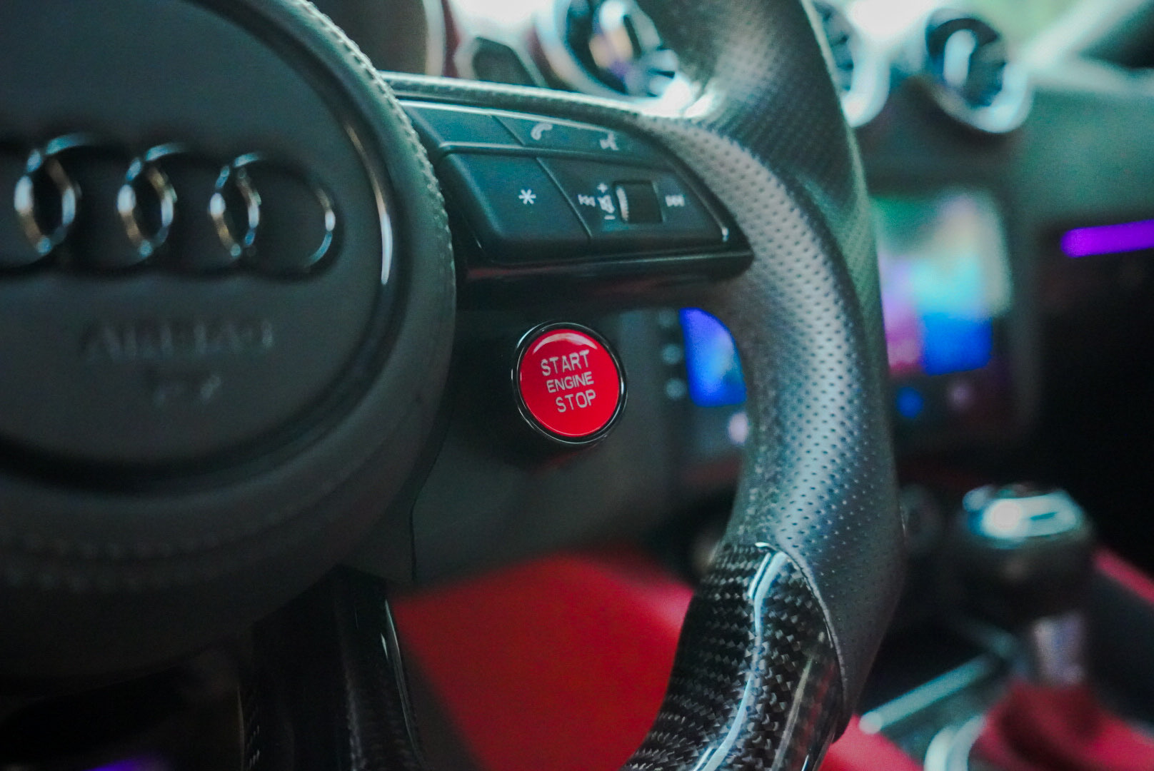 Audi TTS 2011 car image #24