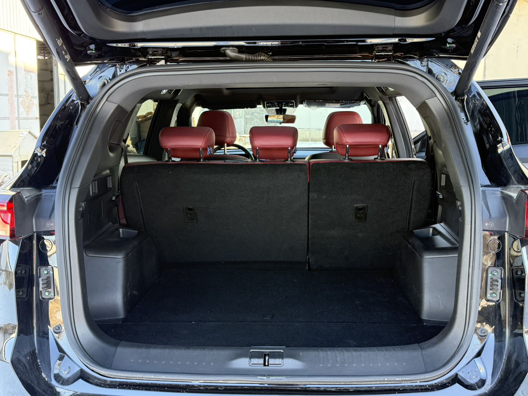 X70 PLUS 2024 car image #24