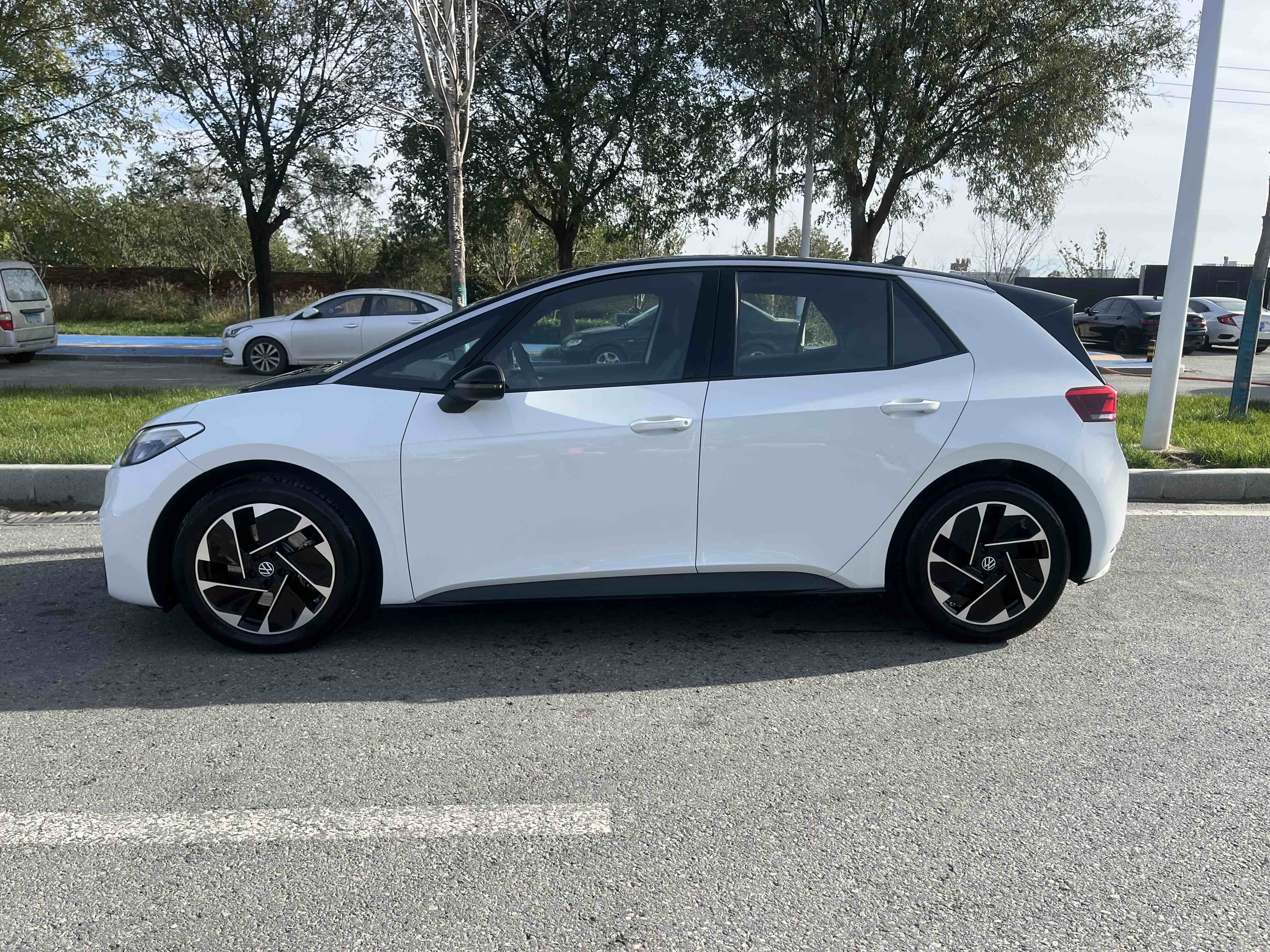 Volkswagen ID.3 2025 immagine di auto #24